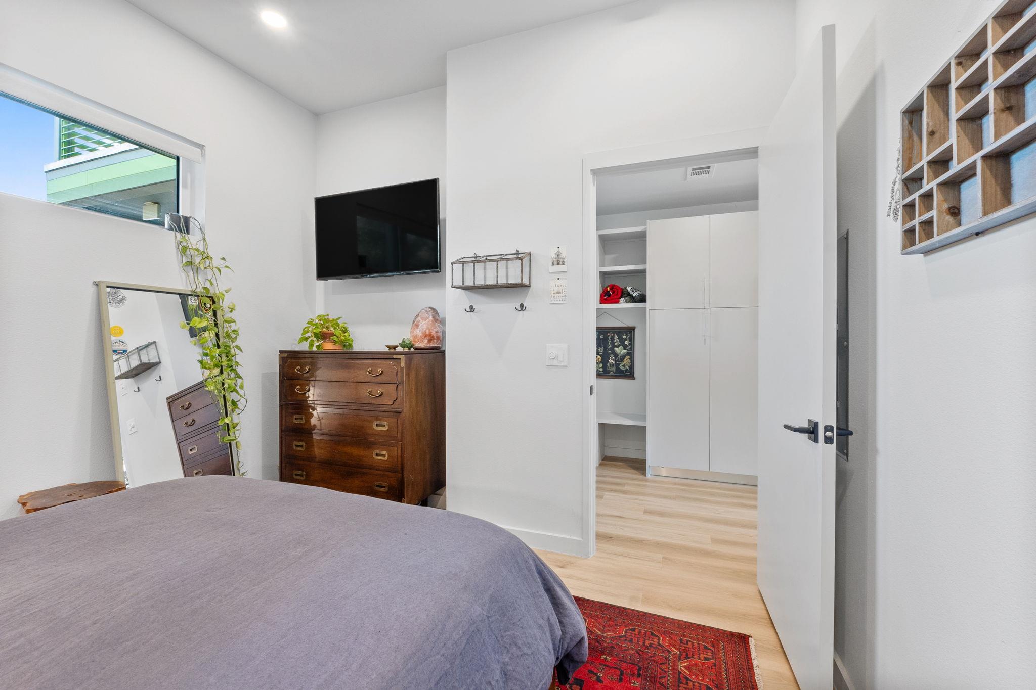 4004 Banister Ln # 105, Austin, TX 78704