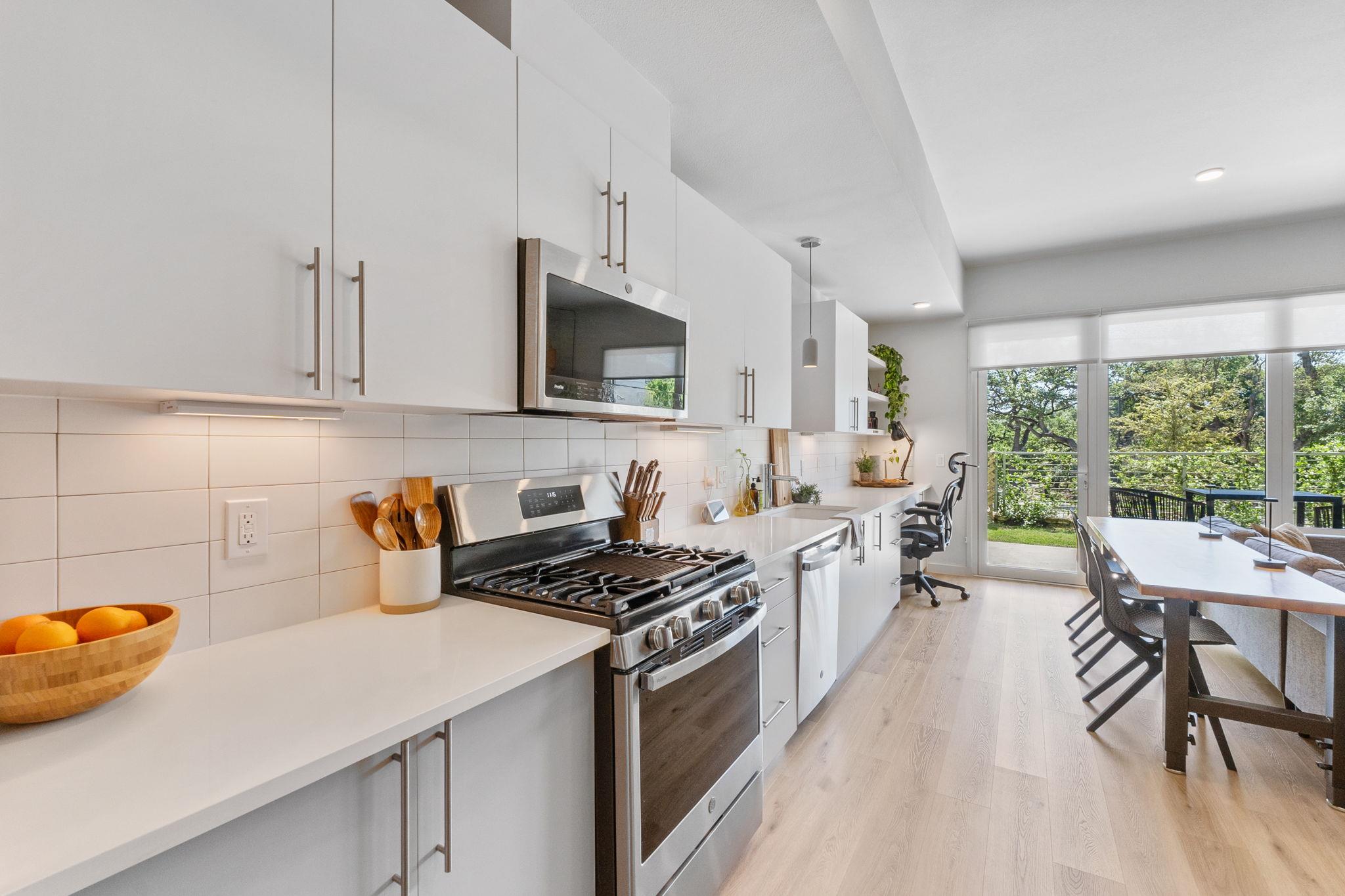 4004 Banister Ln # 105, Austin, TX 78704