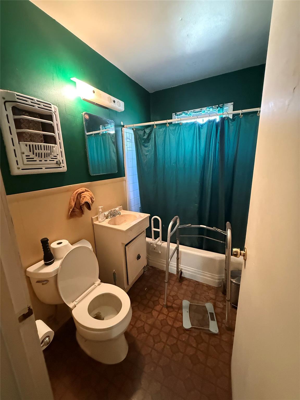 231 Harcourt Ave, San Antonio, TX 78223