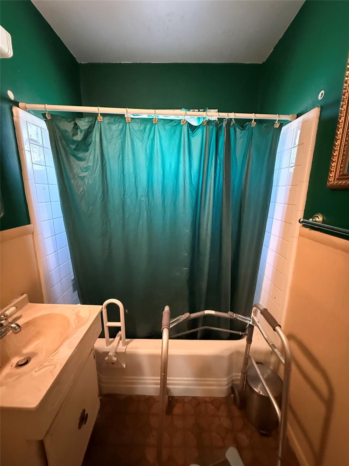 231 Harcourt Ave, San Antonio, TX 78223