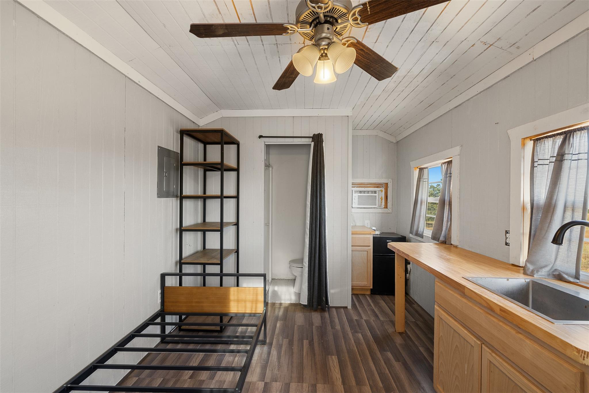 3270 Fm 671, Luling, TX 78648