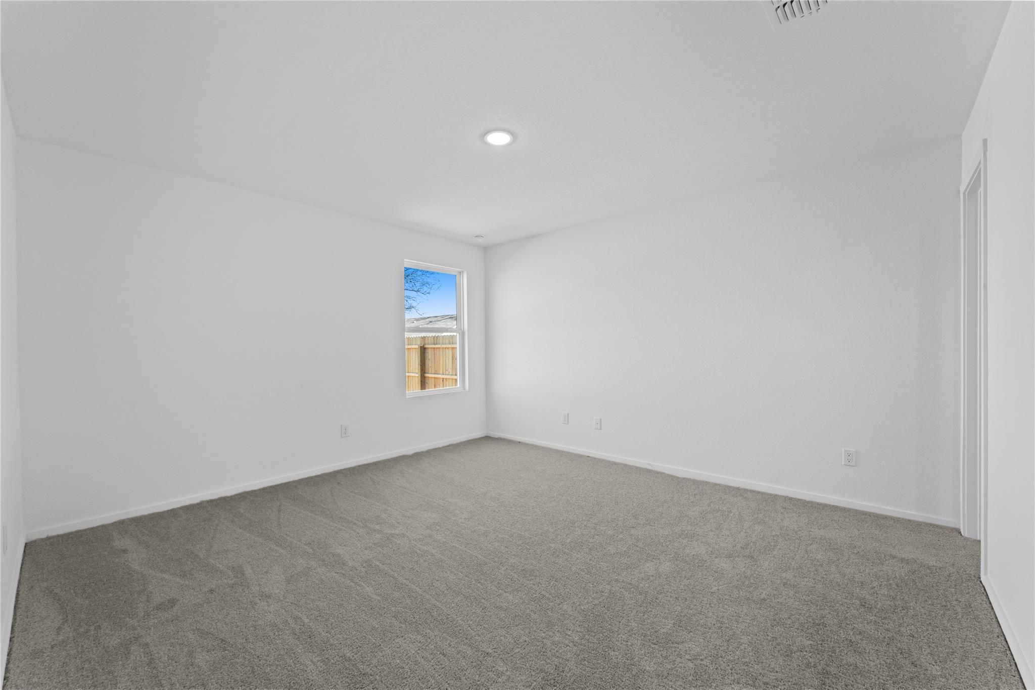 106 Ellendale Pl, Fredericksburg, TX 78624