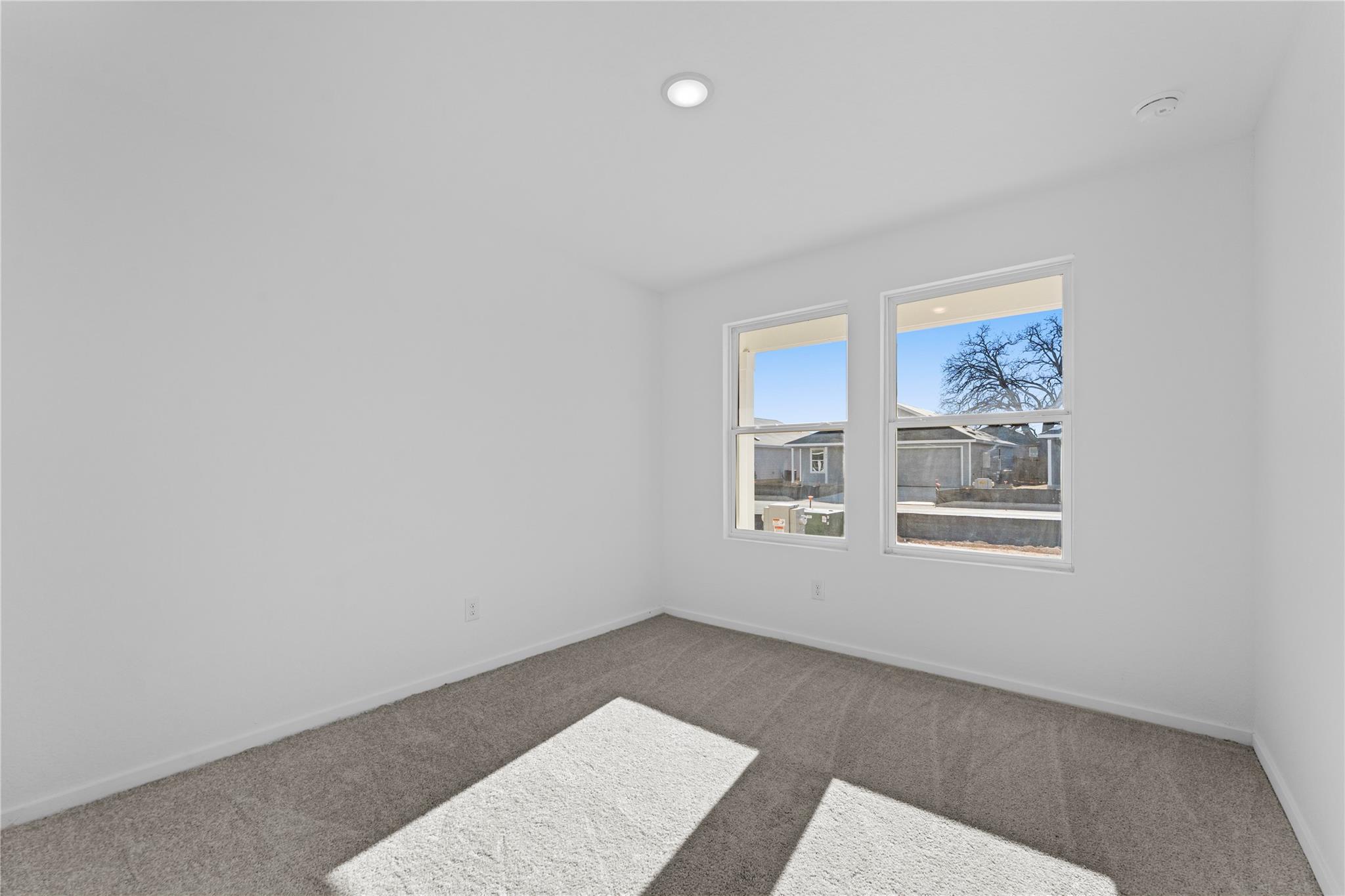 106 Ellendale Pl, Fredericksburg, TX 78624