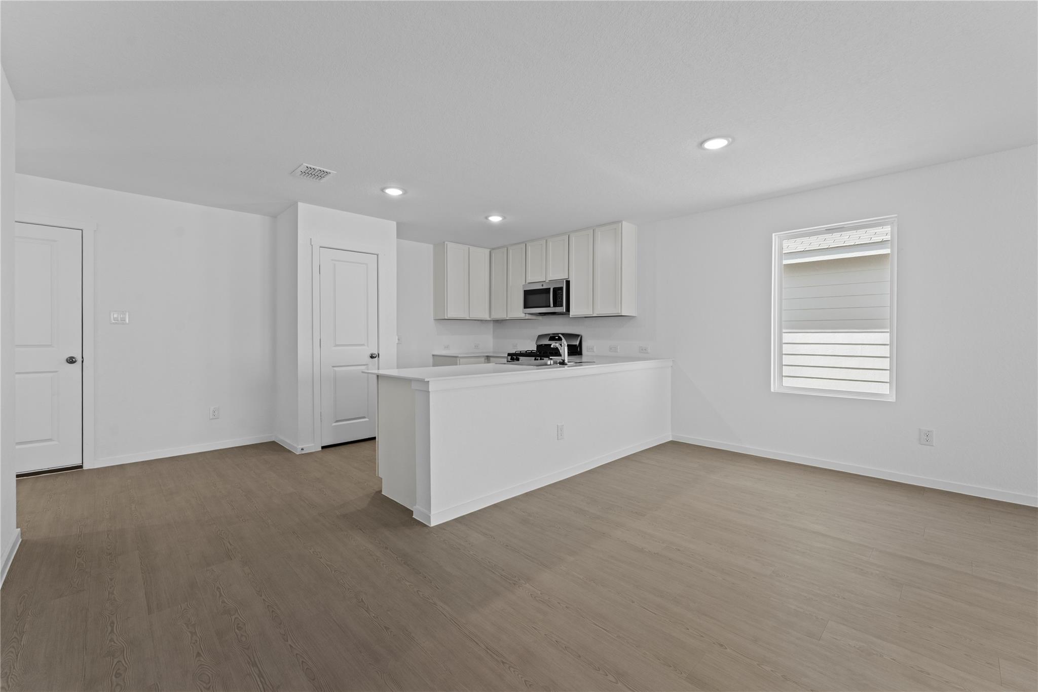 106 Ellendale Pl, Fredericksburg, TX 78624