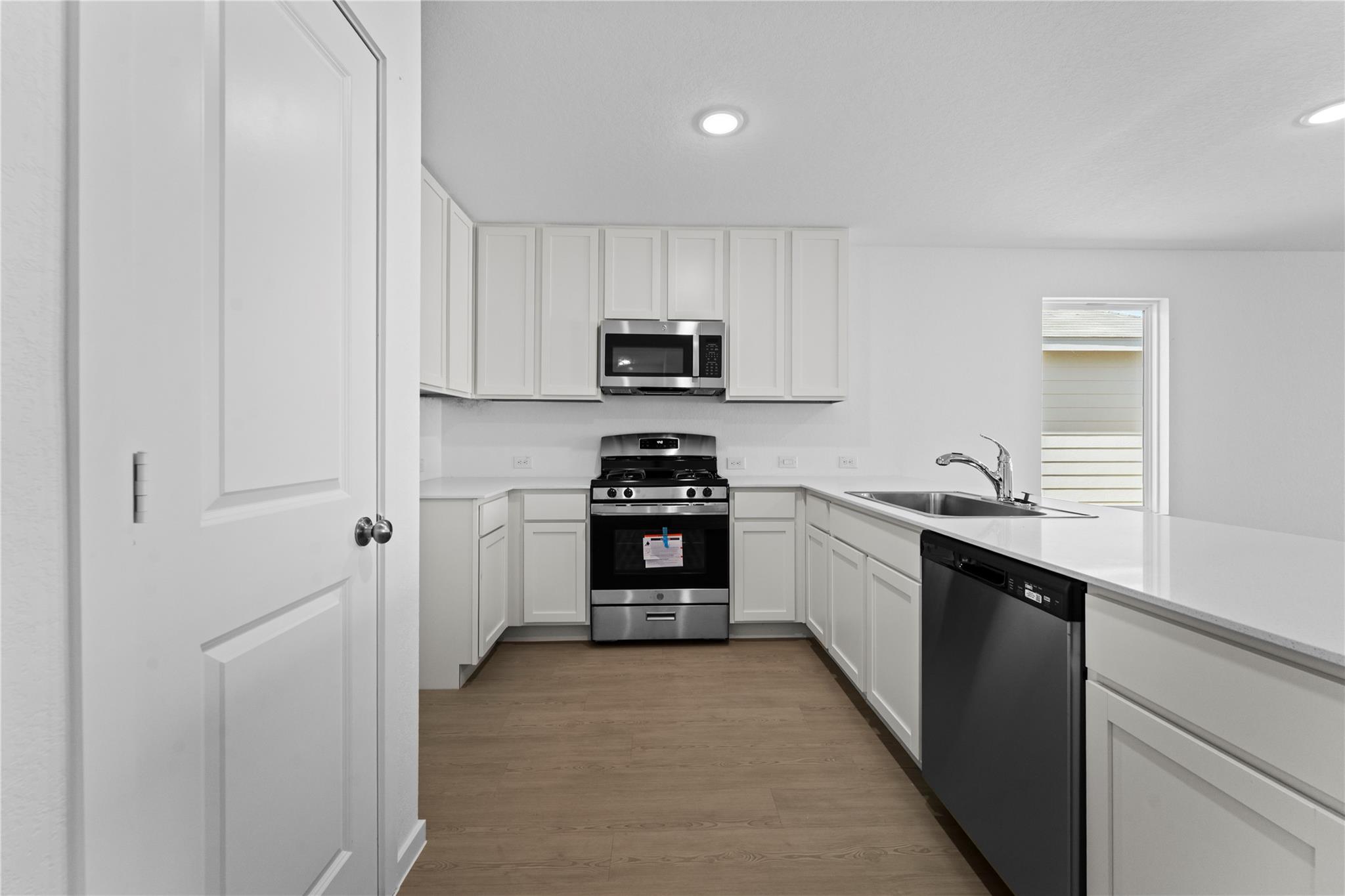 106 Ellendale Pl, Fredericksburg, TX 78624