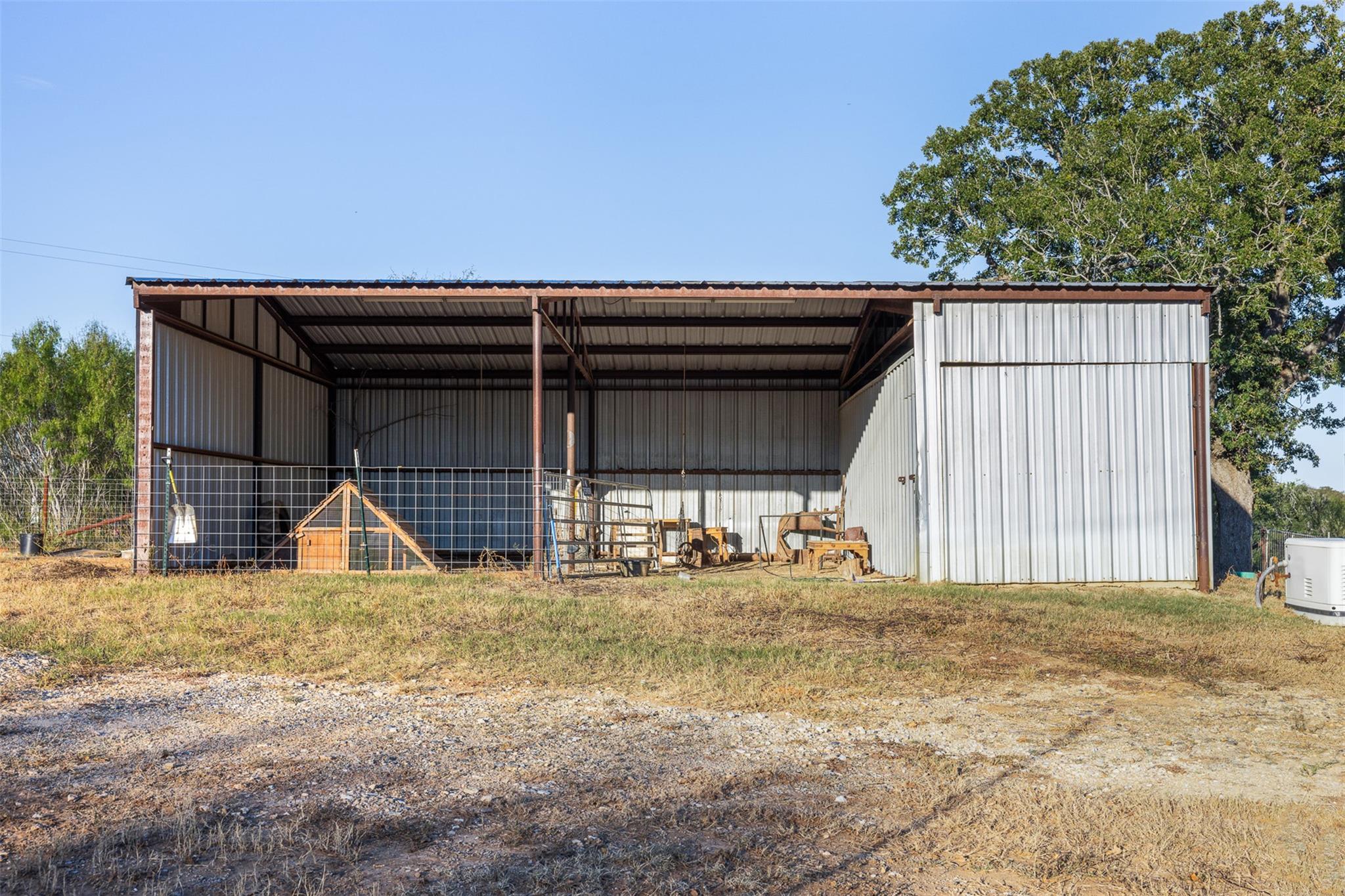 3270 Fm 671, Luling, TX 78648
