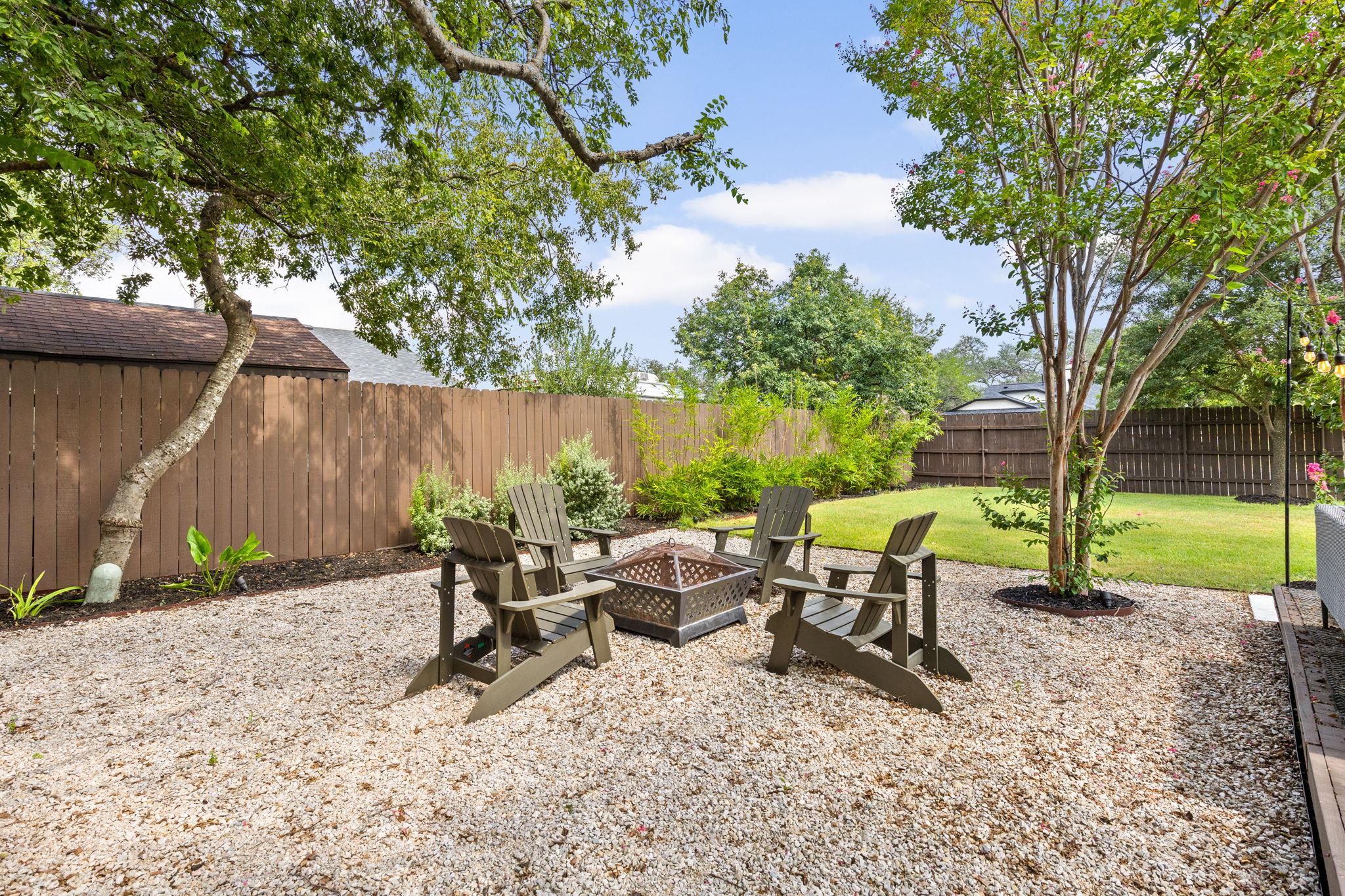 8000 Treehouse Ln, Austin, TX 78749