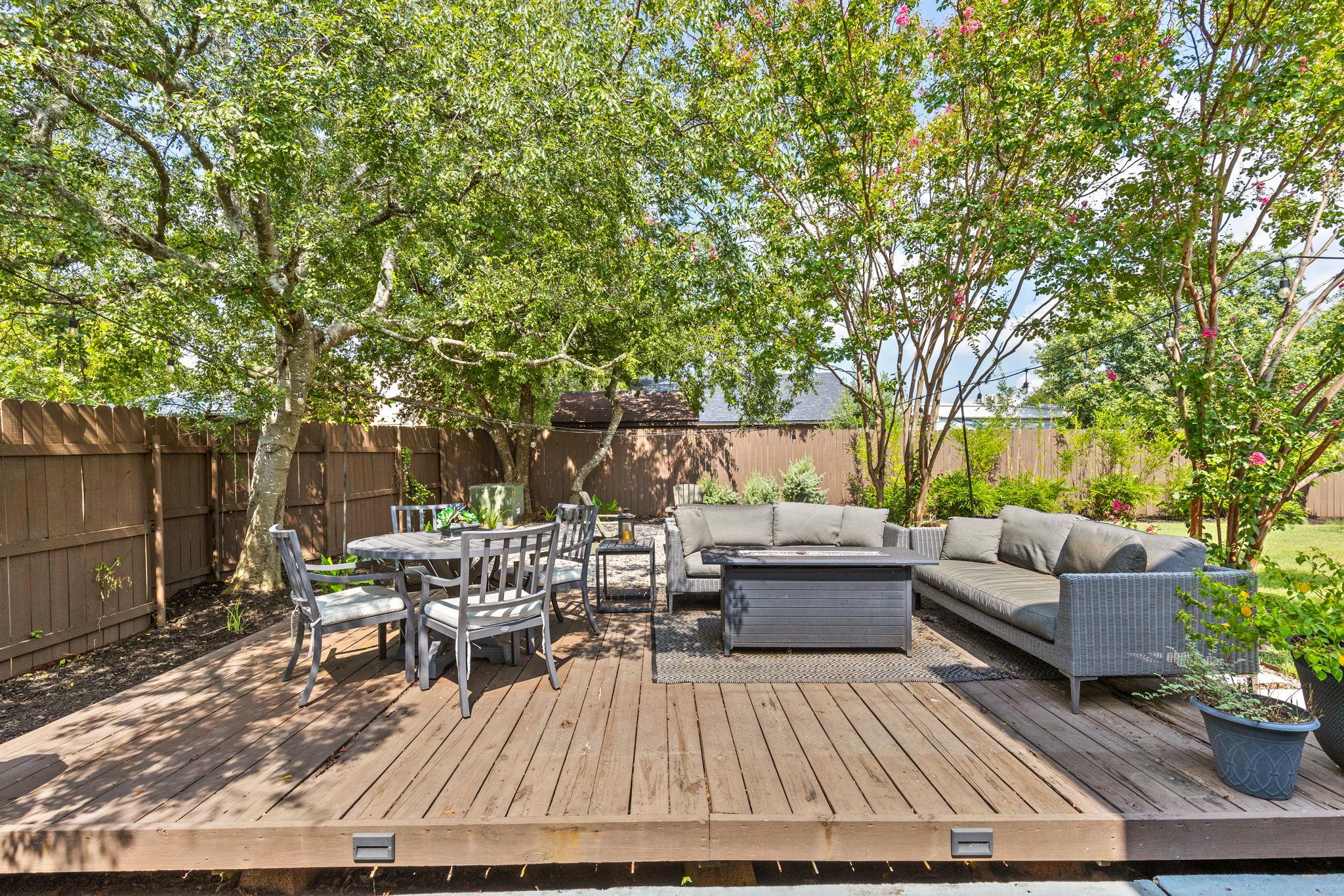 8000 Treehouse Ln, Austin, TX 78749