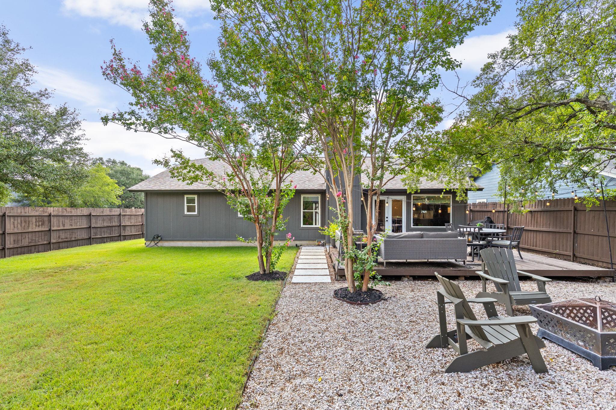 8000 Treehouse Ln, Austin, TX 78749