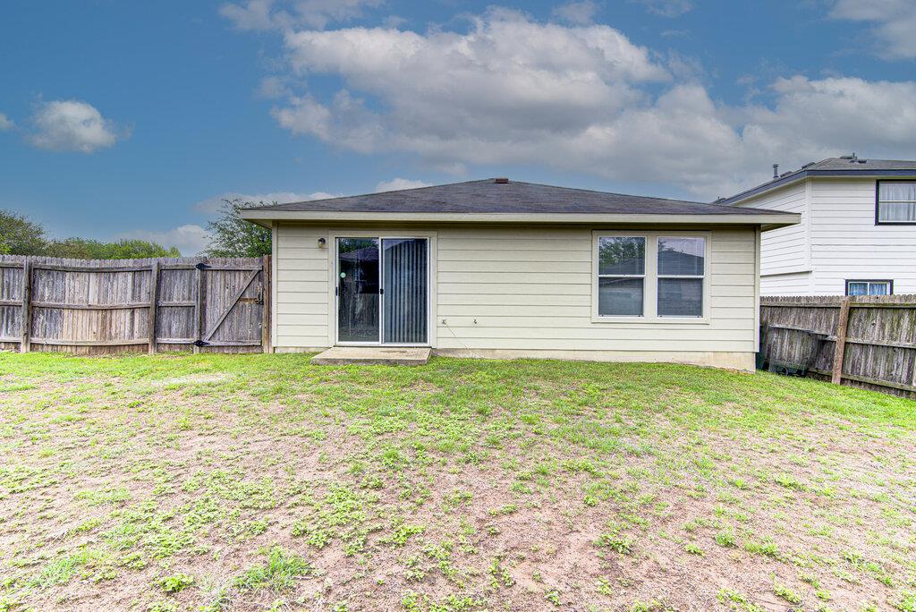 205 Mood Lake Dr, Kyle, TX 78640