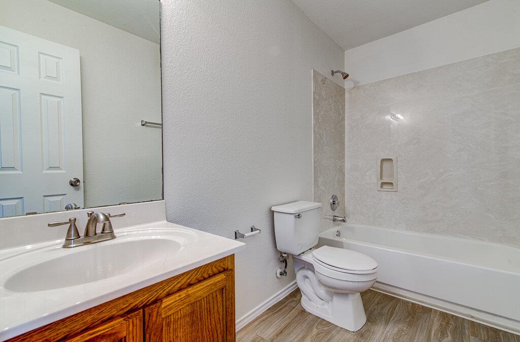 205 Mood Lake Dr, Kyle, TX 78640