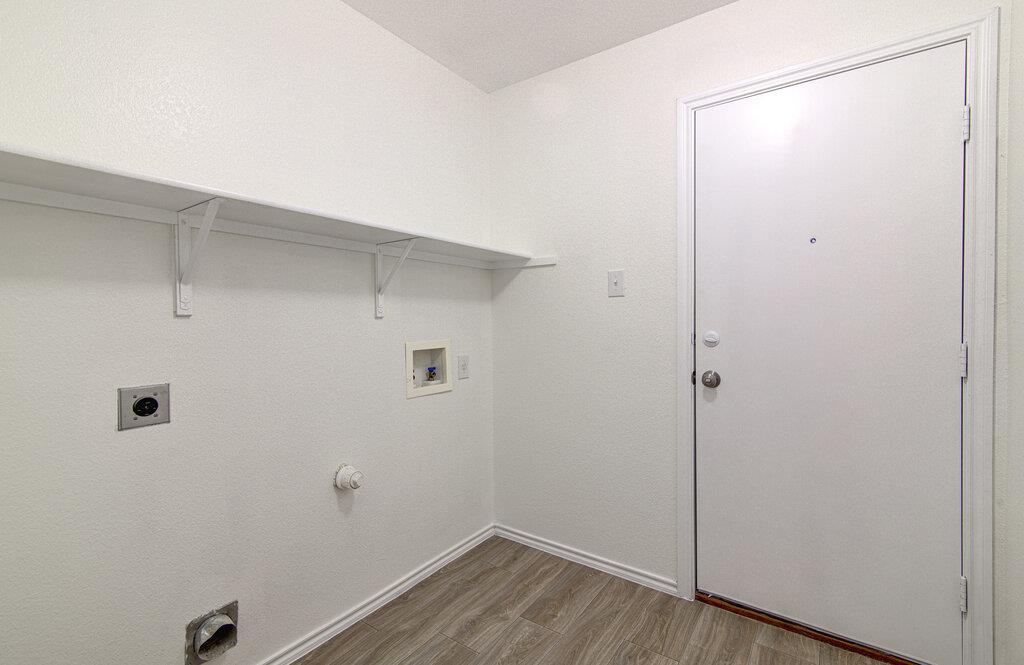 205 Mood Lake Dr, Kyle, TX 78640