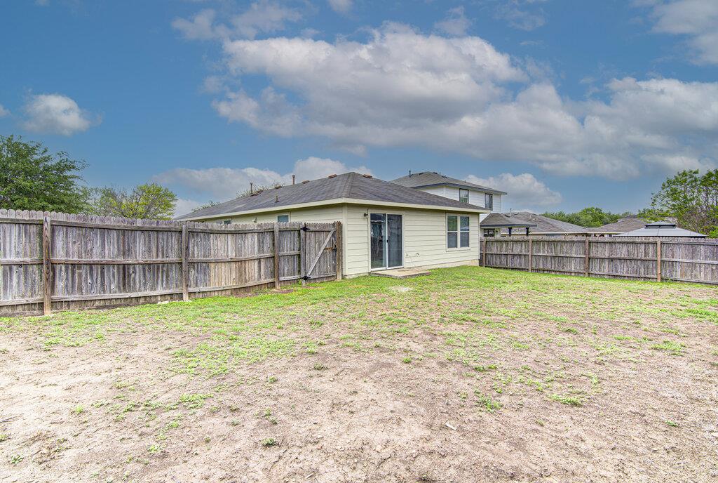 205 Mood Lake Dr, Kyle, TX 78640