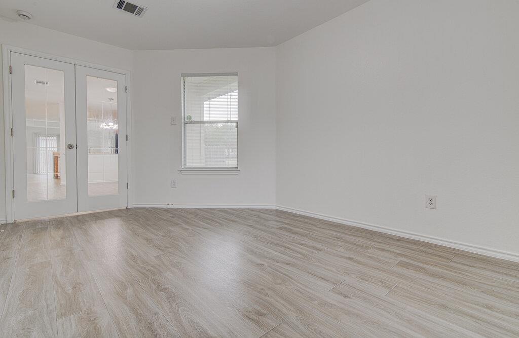 205 Mood Lake Dr, Kyle, TX 78640