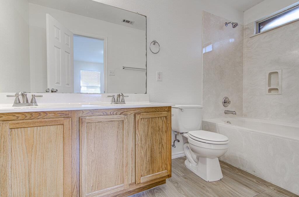 205 Mood Lake Dr, Kyle, TX 78640