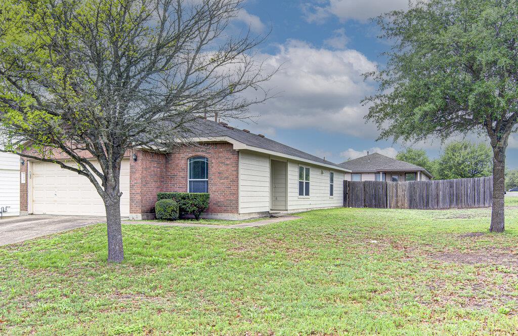 205 Mood Lake Dr, Kyle, TX 78640