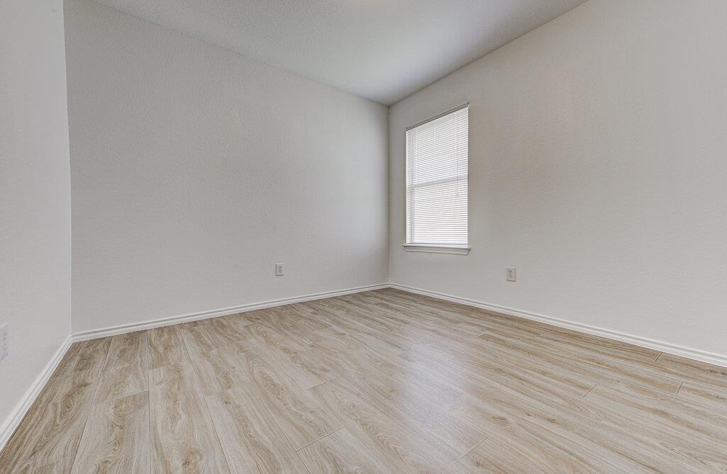 205 Mood Lake Dr, Kyle, TX 78640