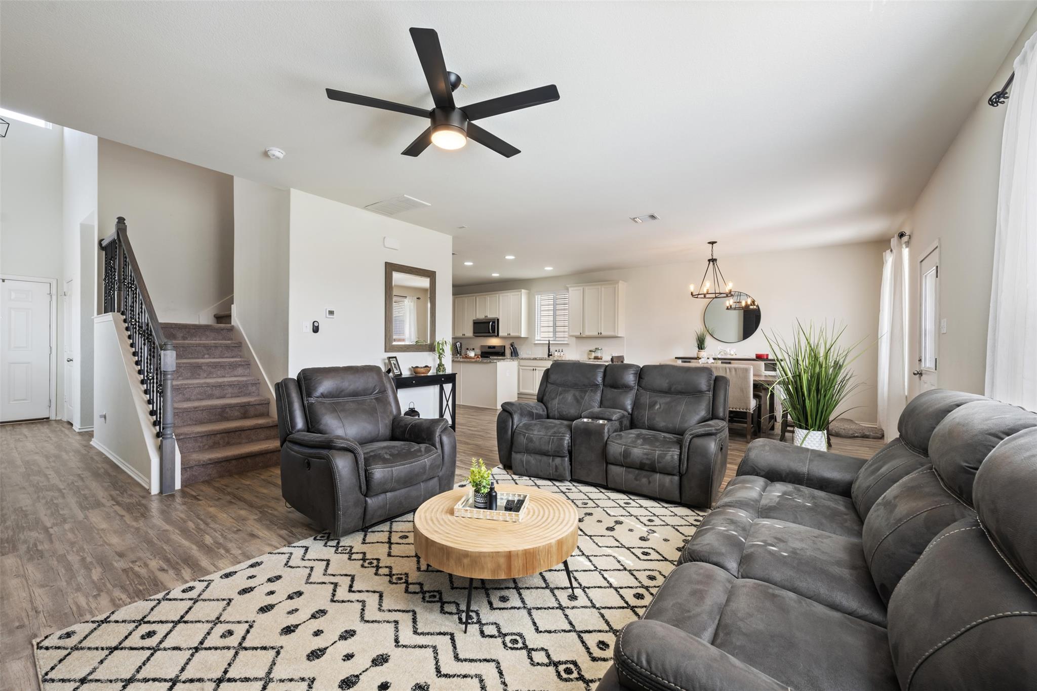 328 Thornless Cir, Buda, TX 78610