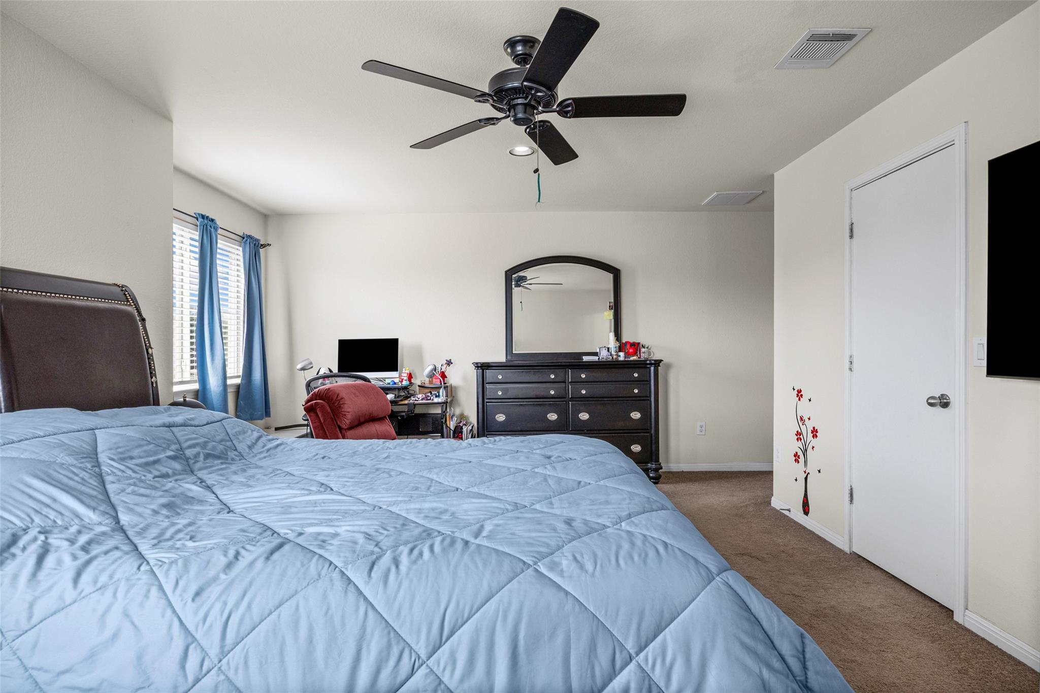 250 Twisted Oaks Ln, Buda, TX 78610