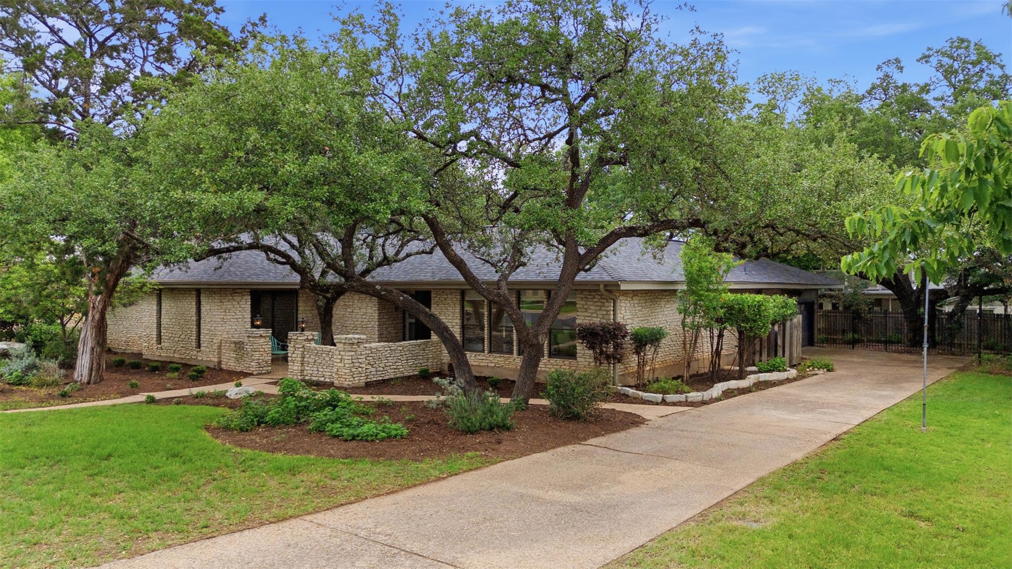 6207 Shadow Mountain Dr, Austin, TX 78731