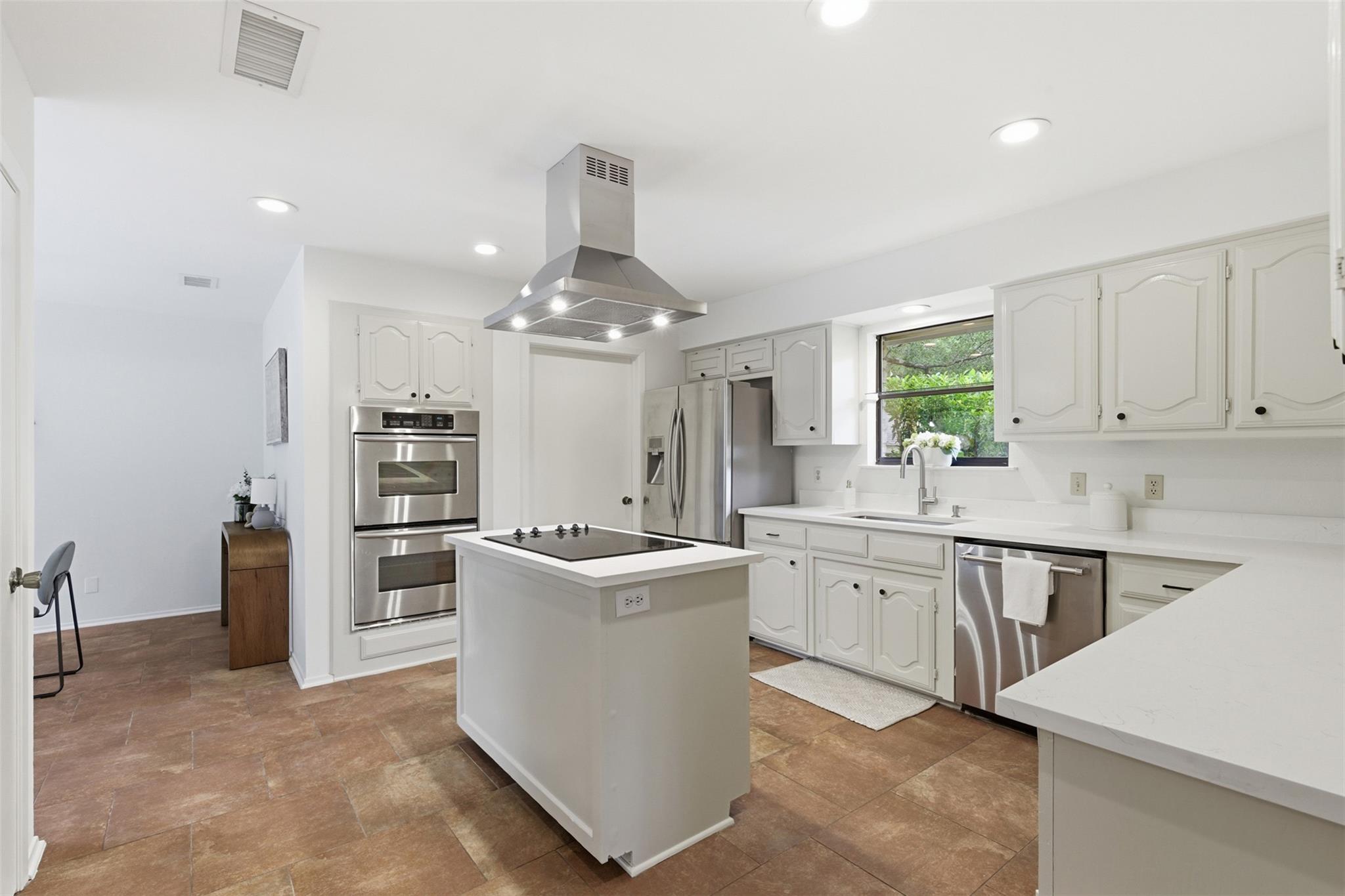 6207 Shadow Mountain Dr, Austin, TX 78731