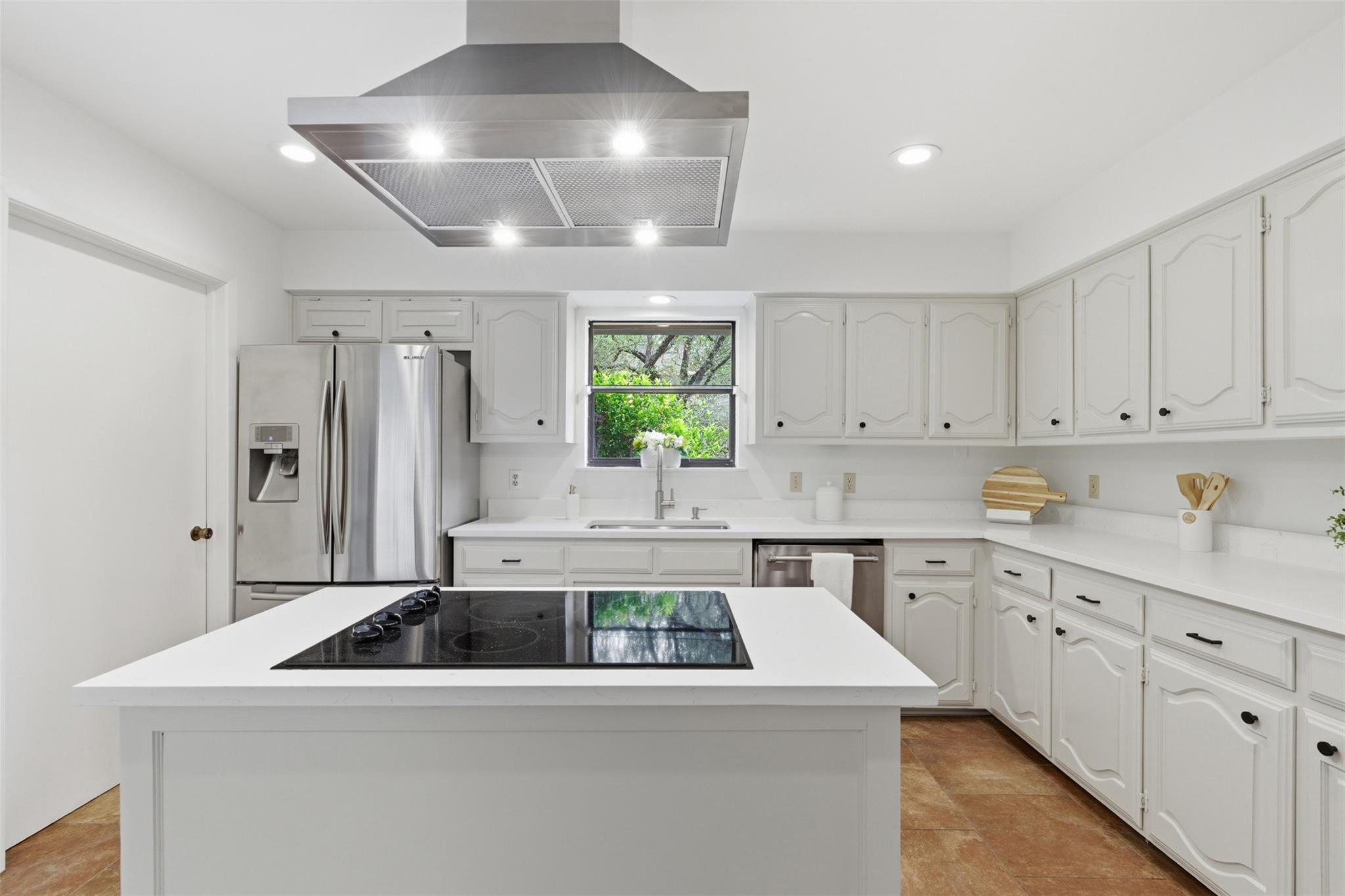 6207 Shadow Mountain Dr, Austin, TX 78731