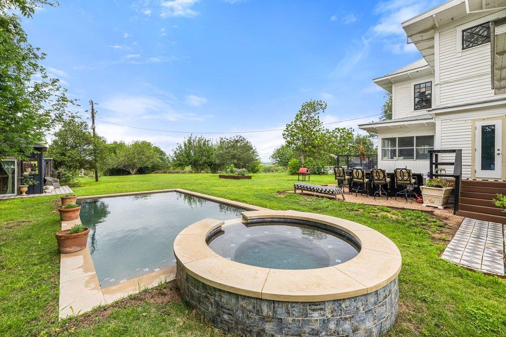 2456 Fm 112, Taylor, TX 76574