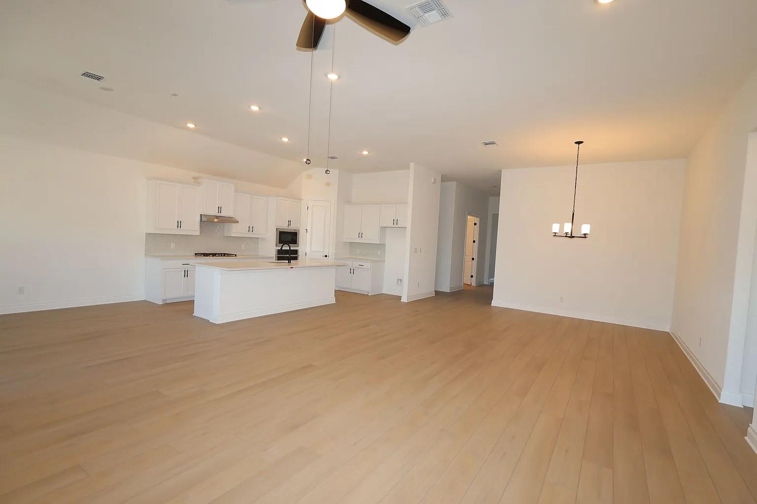 1208 White Daisy Ln, Georgetown, TX 78628