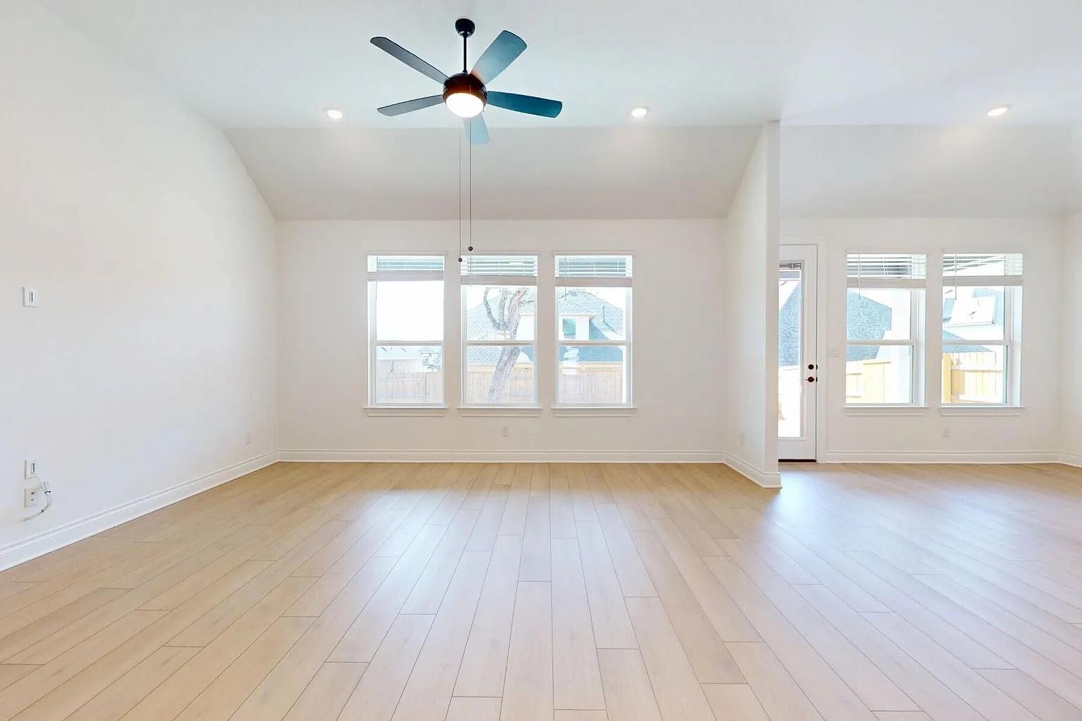 1208 White Daisy Ln, Georgetown, TX 78628