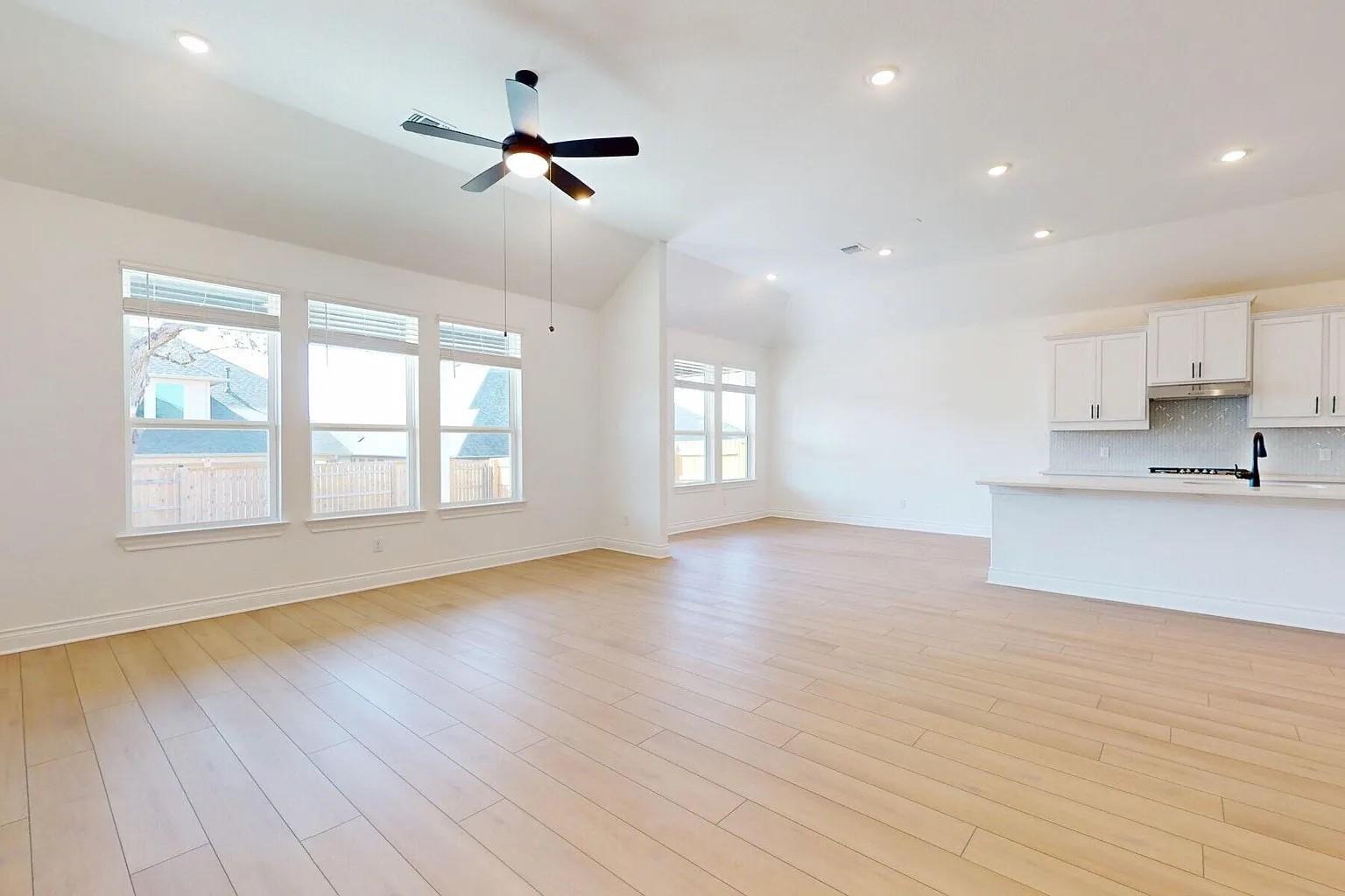 1208 White Daisy Ln, Georgetown, TX 78628