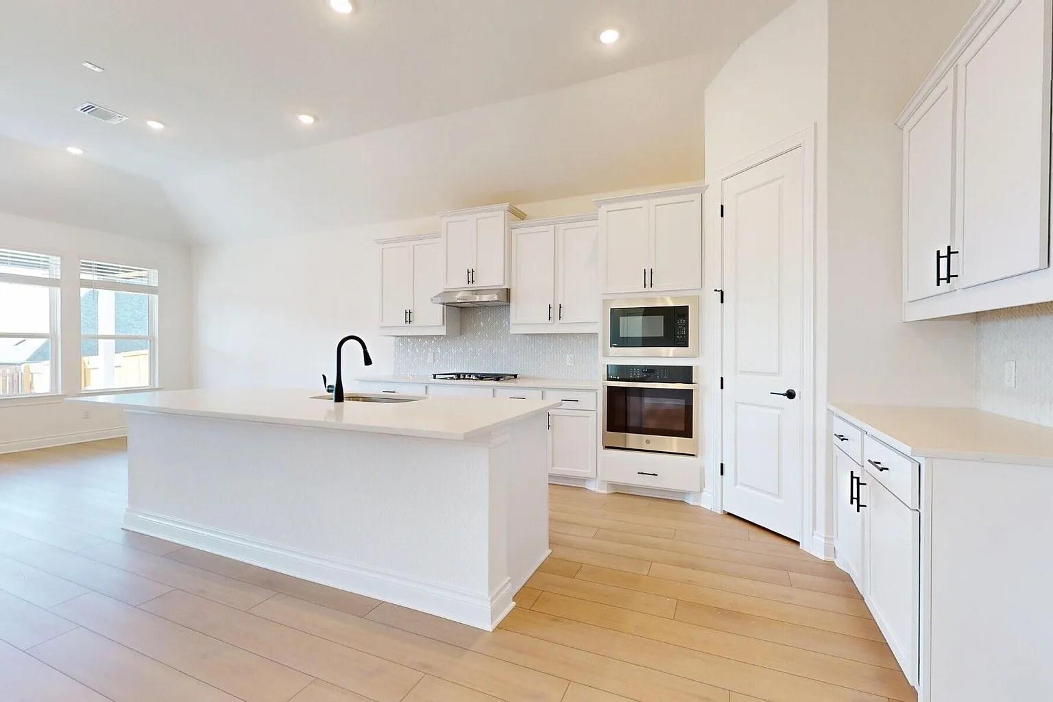 1208 White Daisy Ln, Georgetown, TX 78628