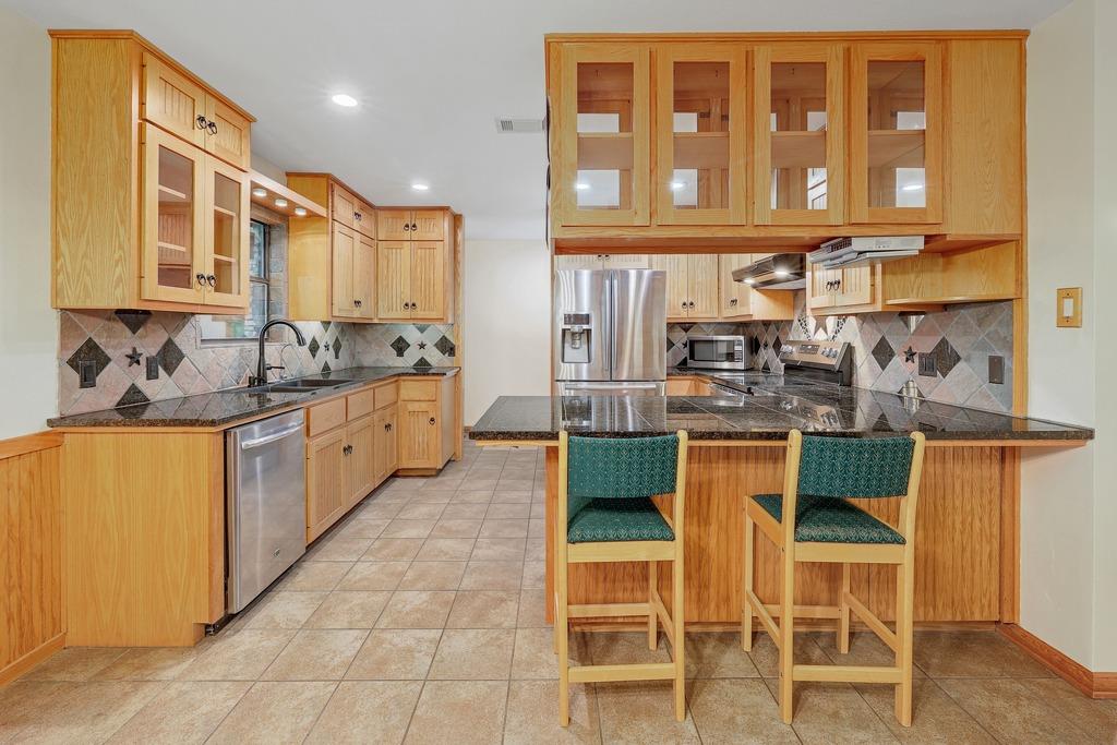 986 Shiloh Rd, Bastrop, TX 78602