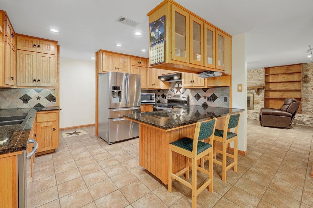 986 Shiloh Rd, Bastrop, TX 78602