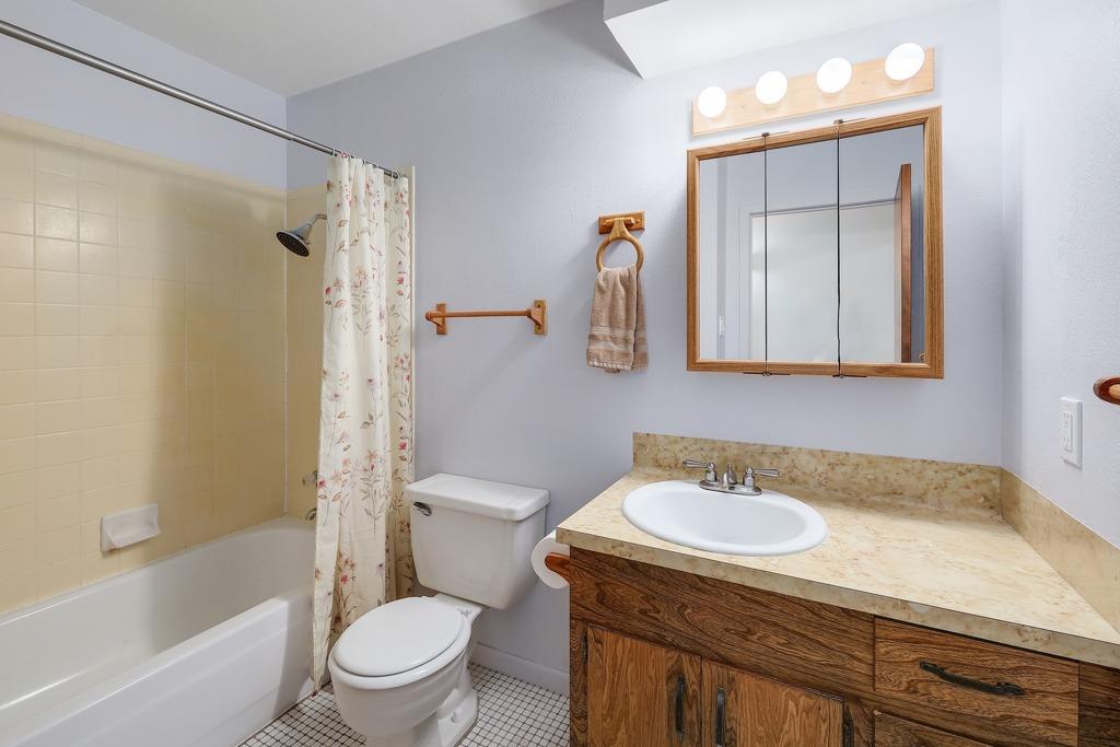 986 Shiloh Rd, Bastrop, TX 78602