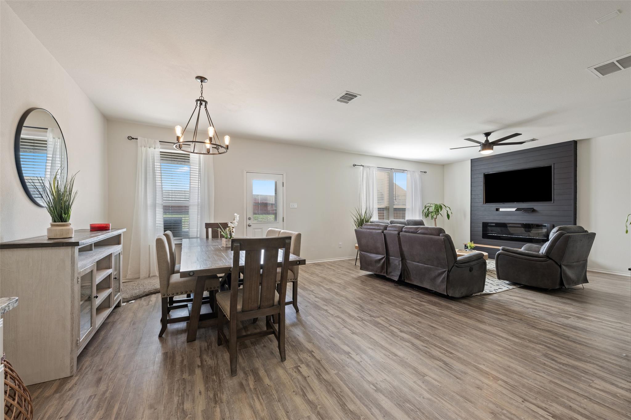 328 Thornless Cir, Buda, TX 78610