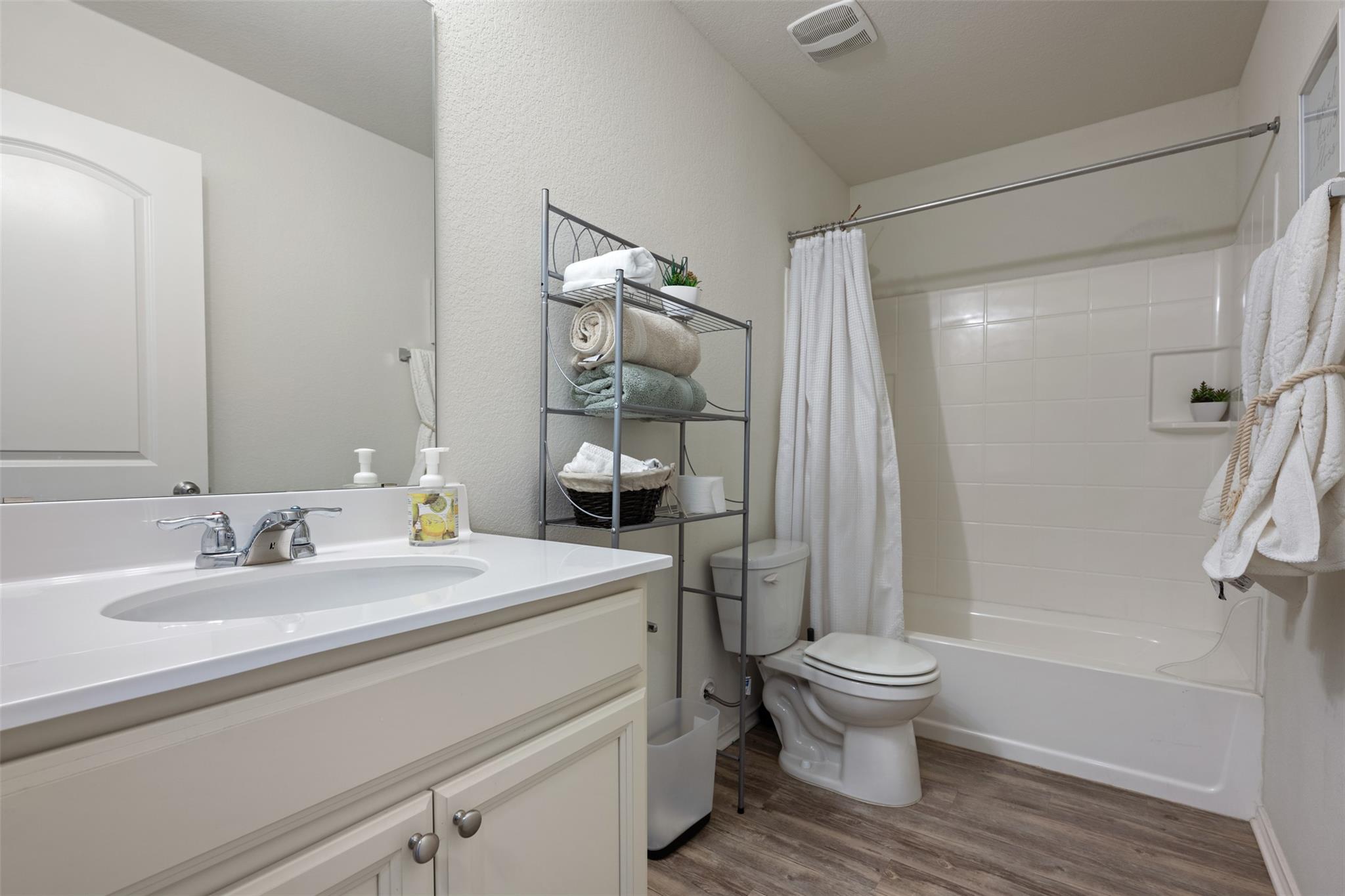 328 Thornless Cir, Buda, TX 78610