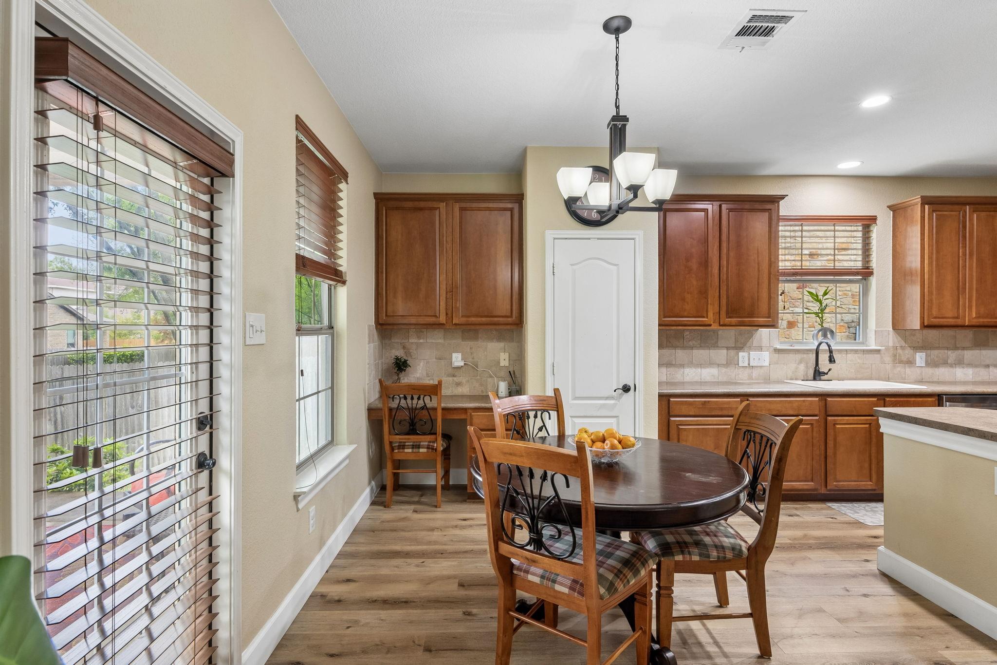 309 Island Oak Dr, Austin, TX 78748