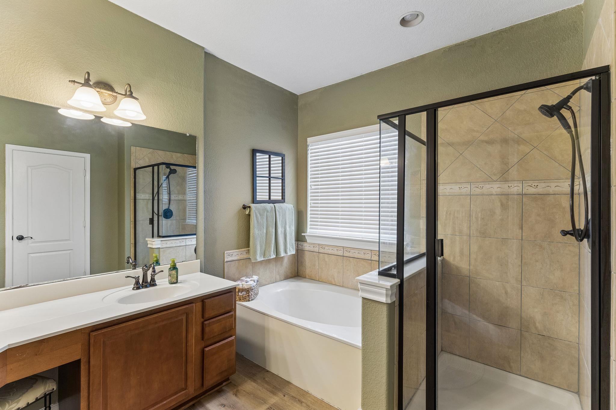 309 Island Oak Dr, Austin, TX 78748