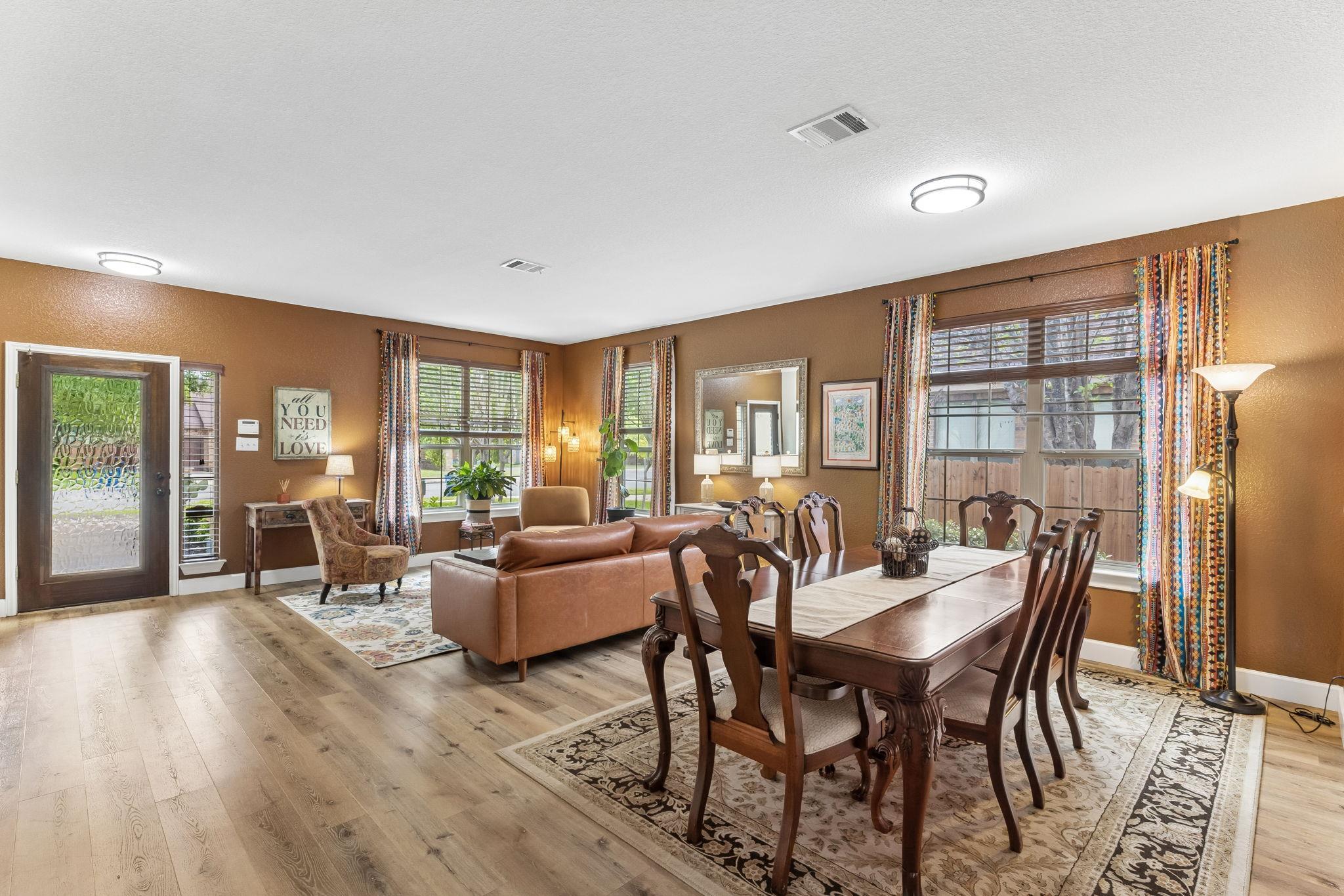 309 Island Oak Dr, Austin, TX 78748