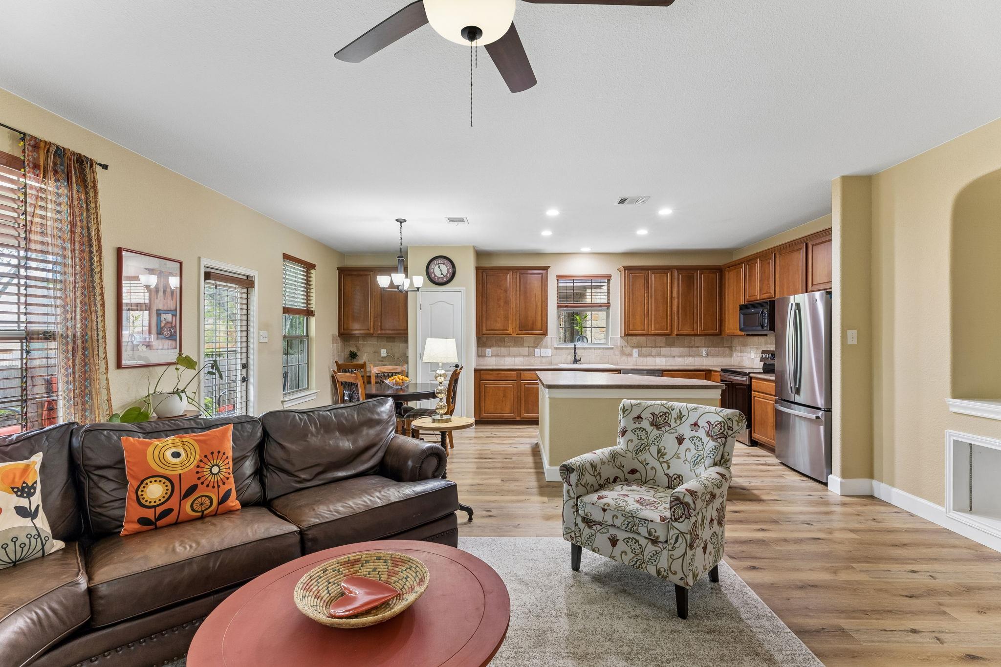 309 Island Oak Dr, Austin, TX 78748