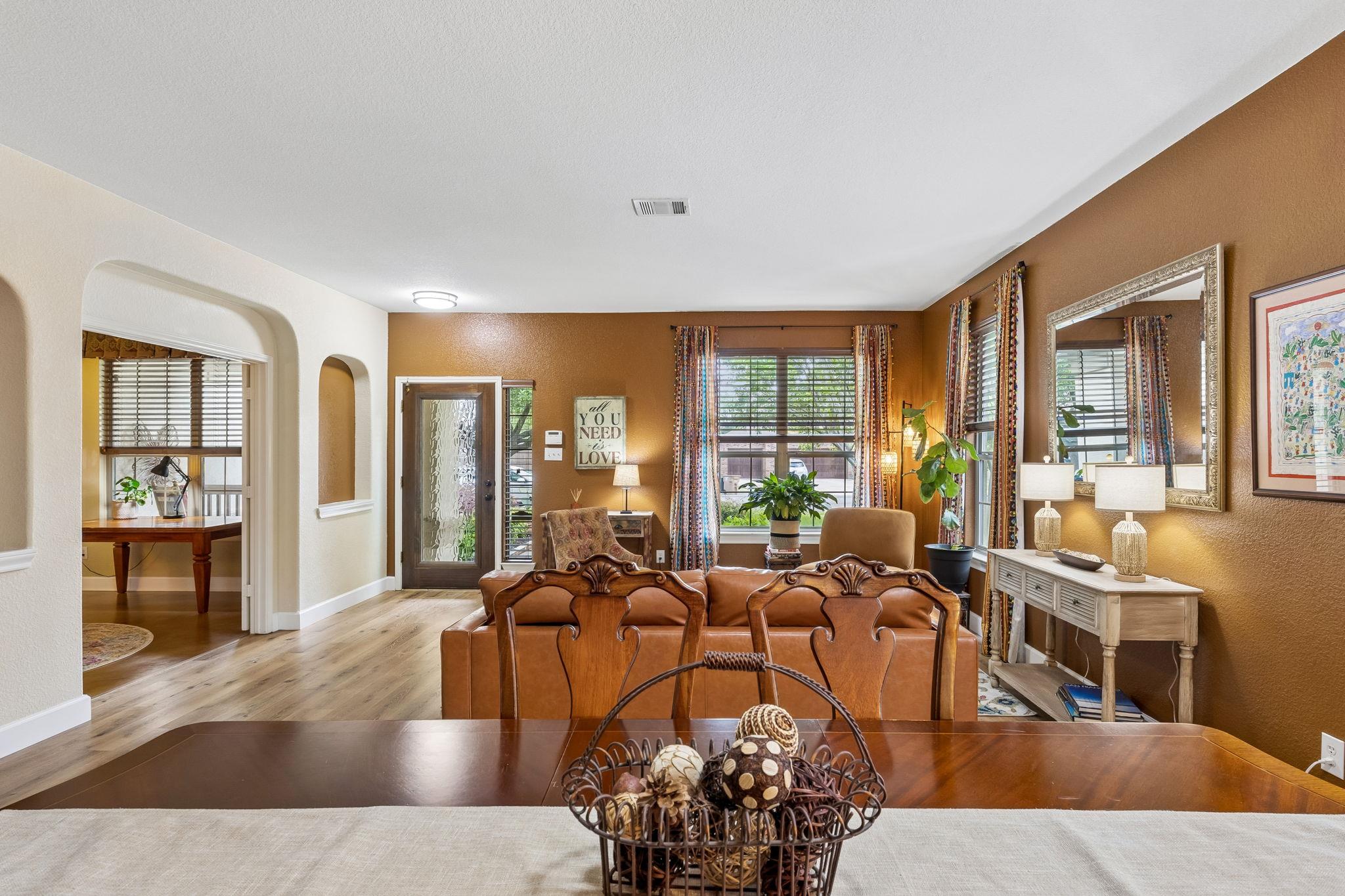 309 Island Oak Dr, Austin, TX 78748