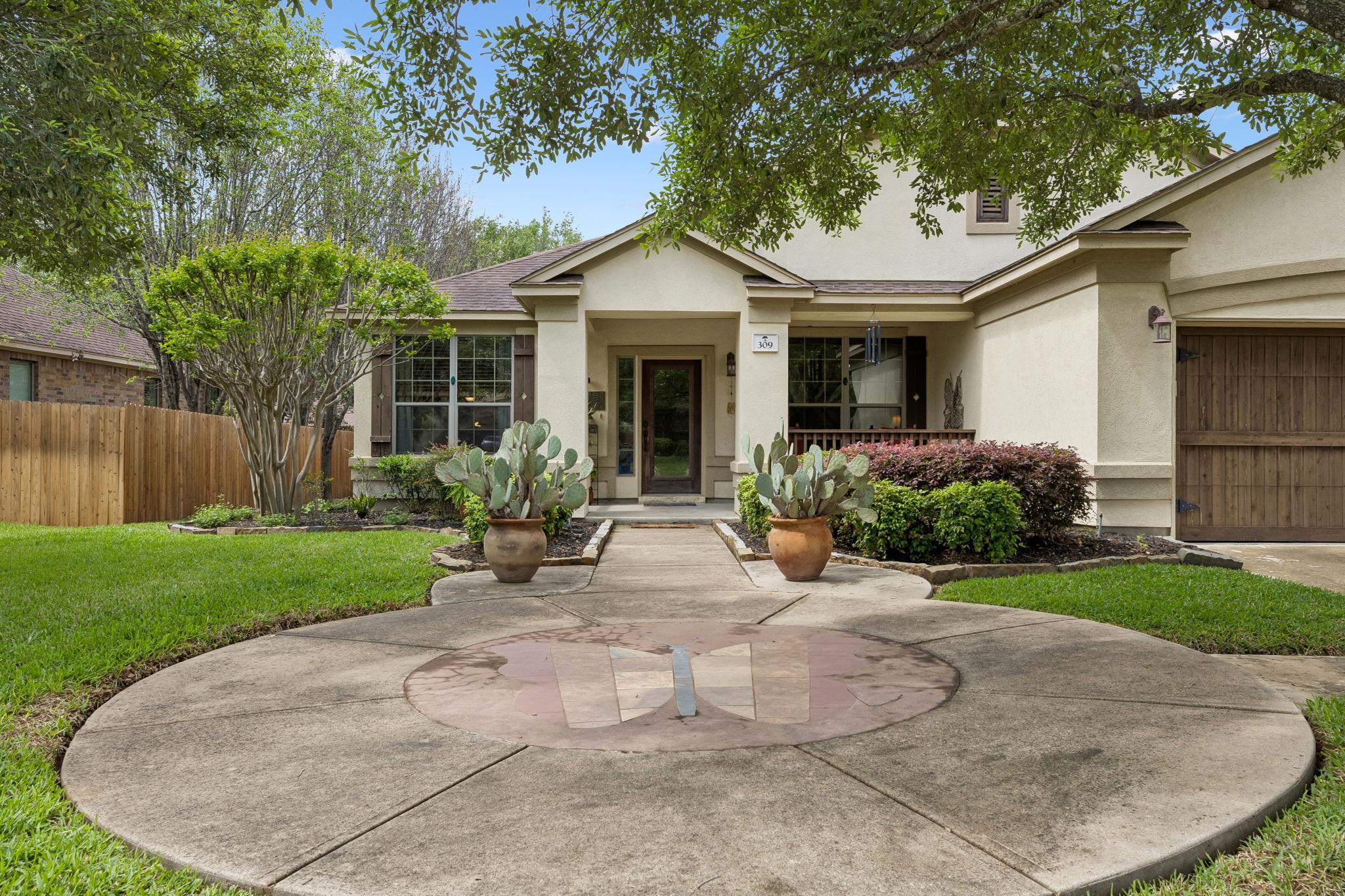 309 Island Oak Dr, Austin, TX 78748