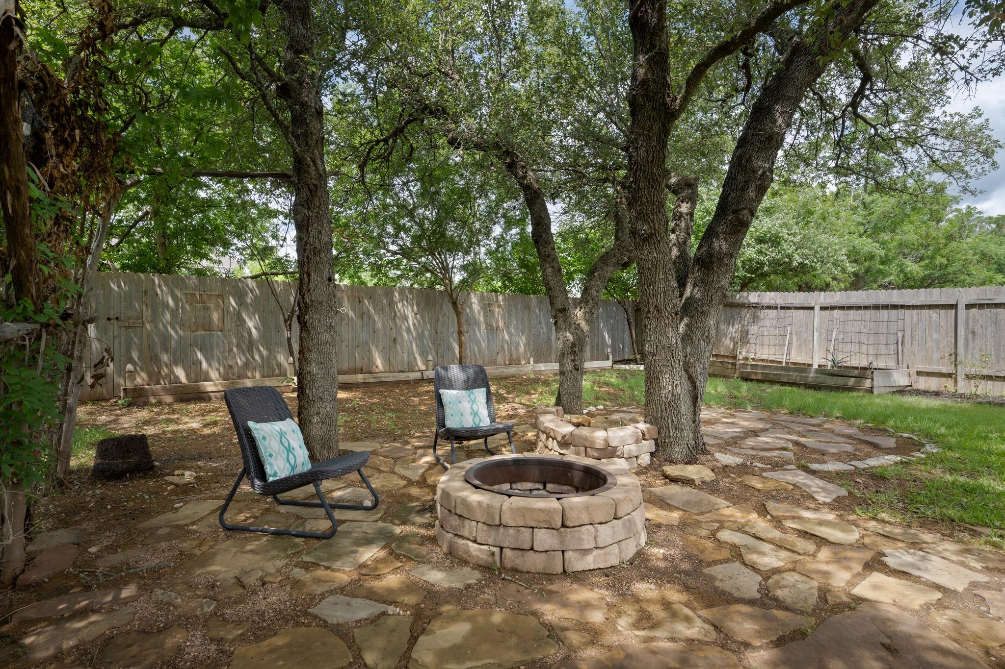 1001 Mapleridge Cir, Leander, TX 78641
