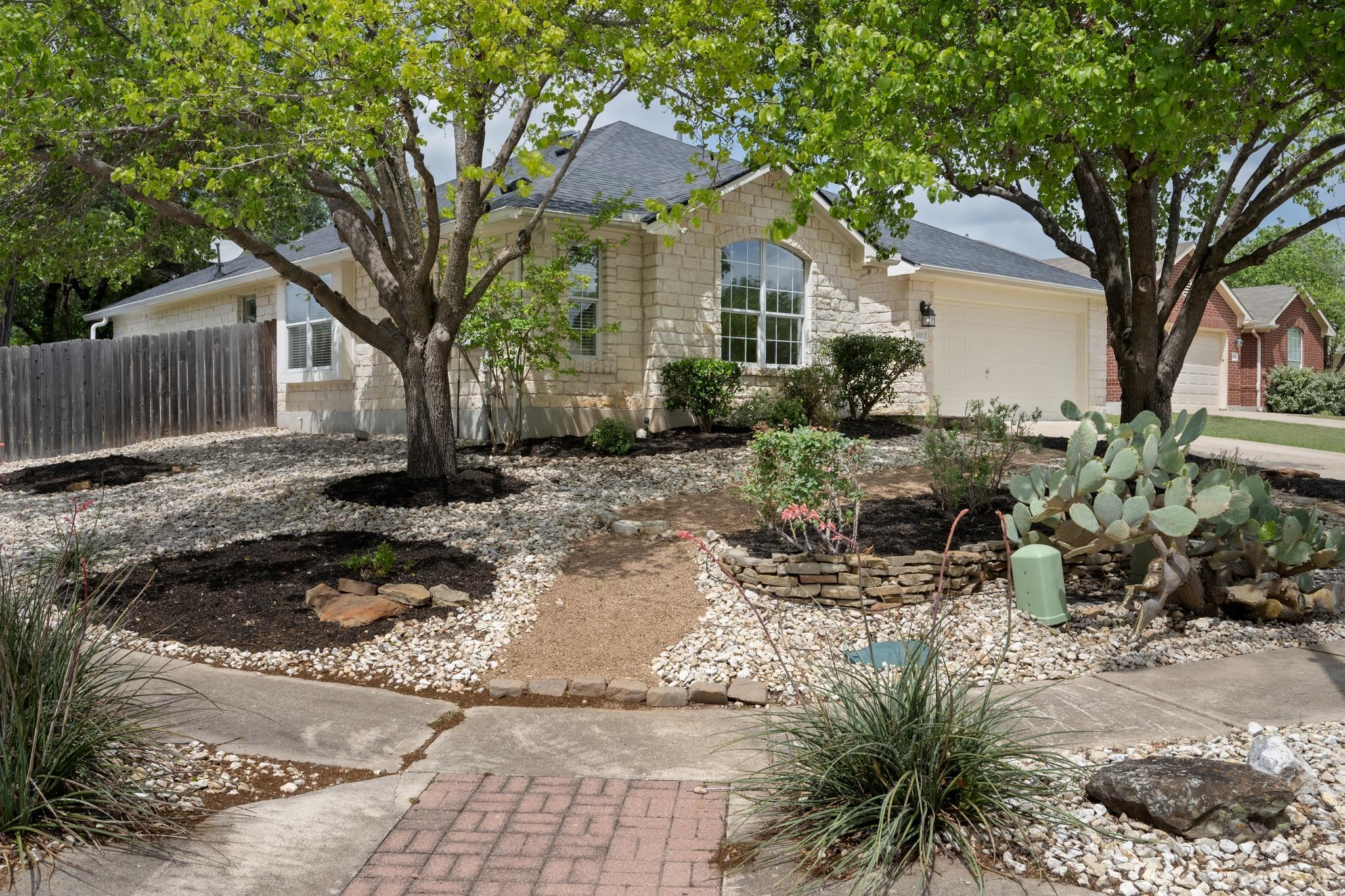 1001 Mapleridge Cir, Leander, TX 78641