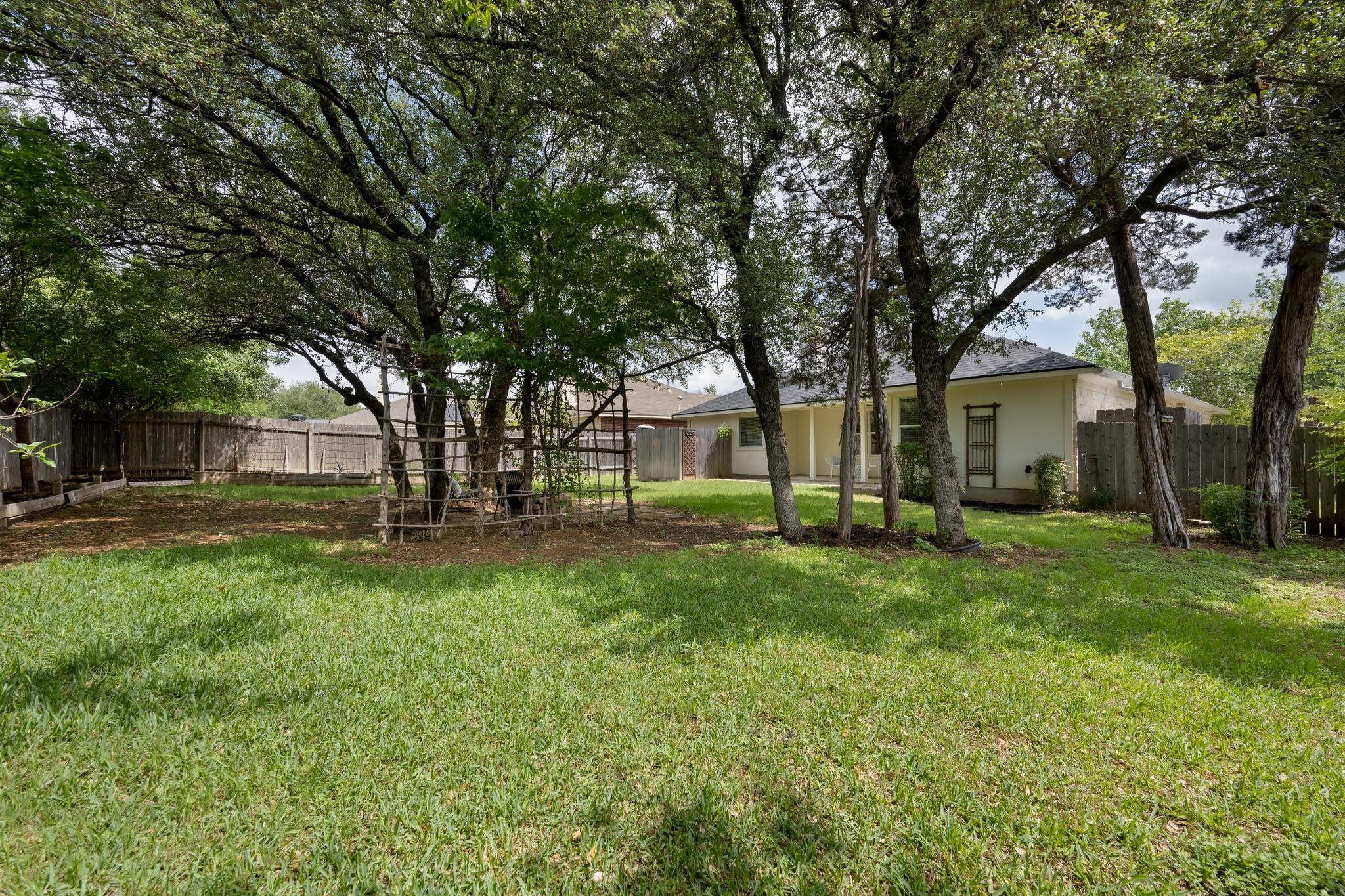 1001 Mapleridge Cir, Leander, TX 78641