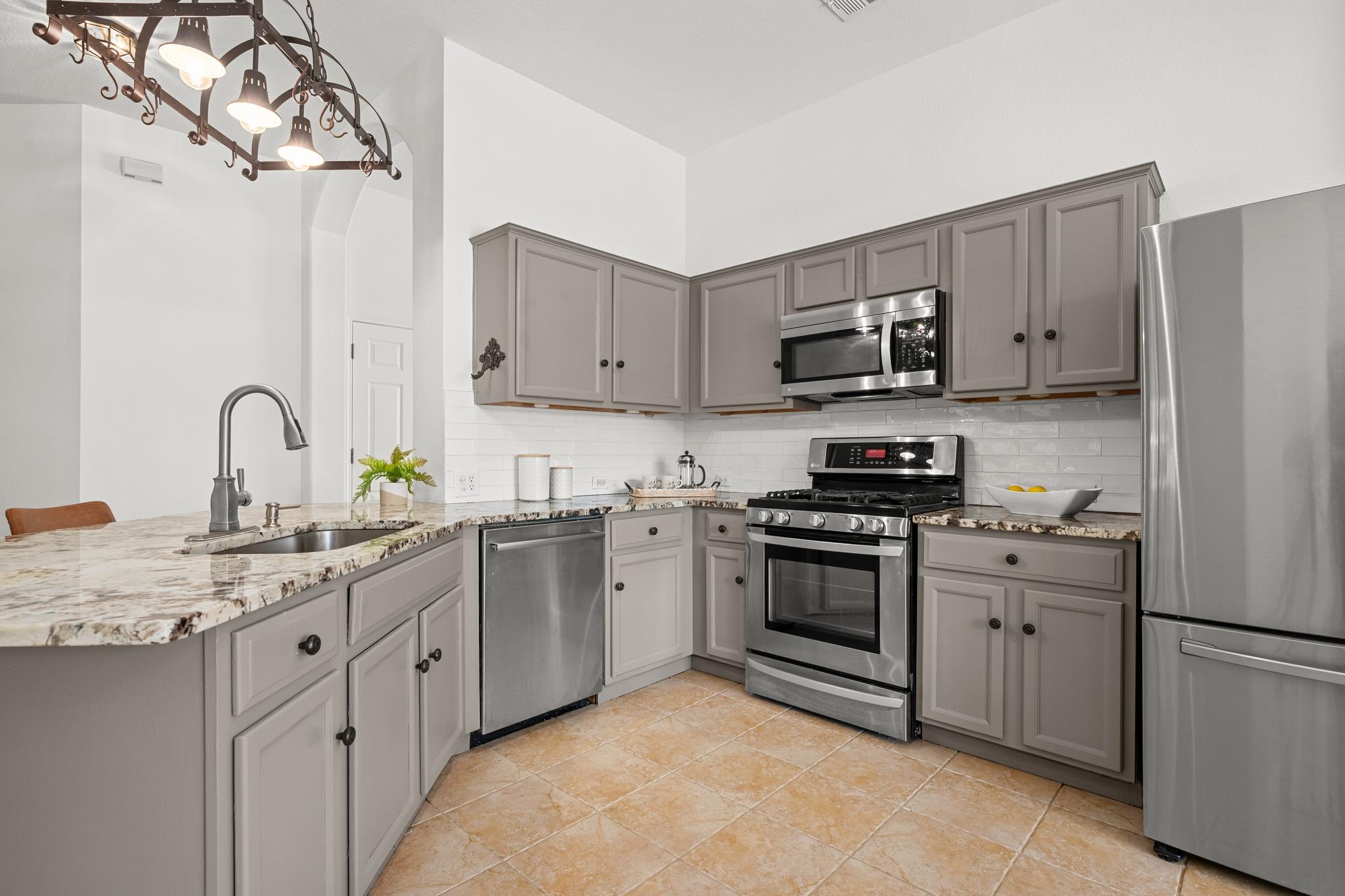 1001 Mapleridge Cir, Leander, TX 78641