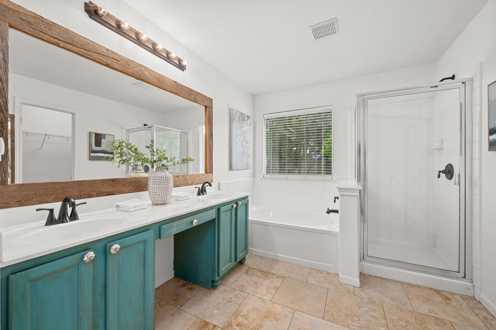 1001 Mapleridge Cir, Leander, TX 78641