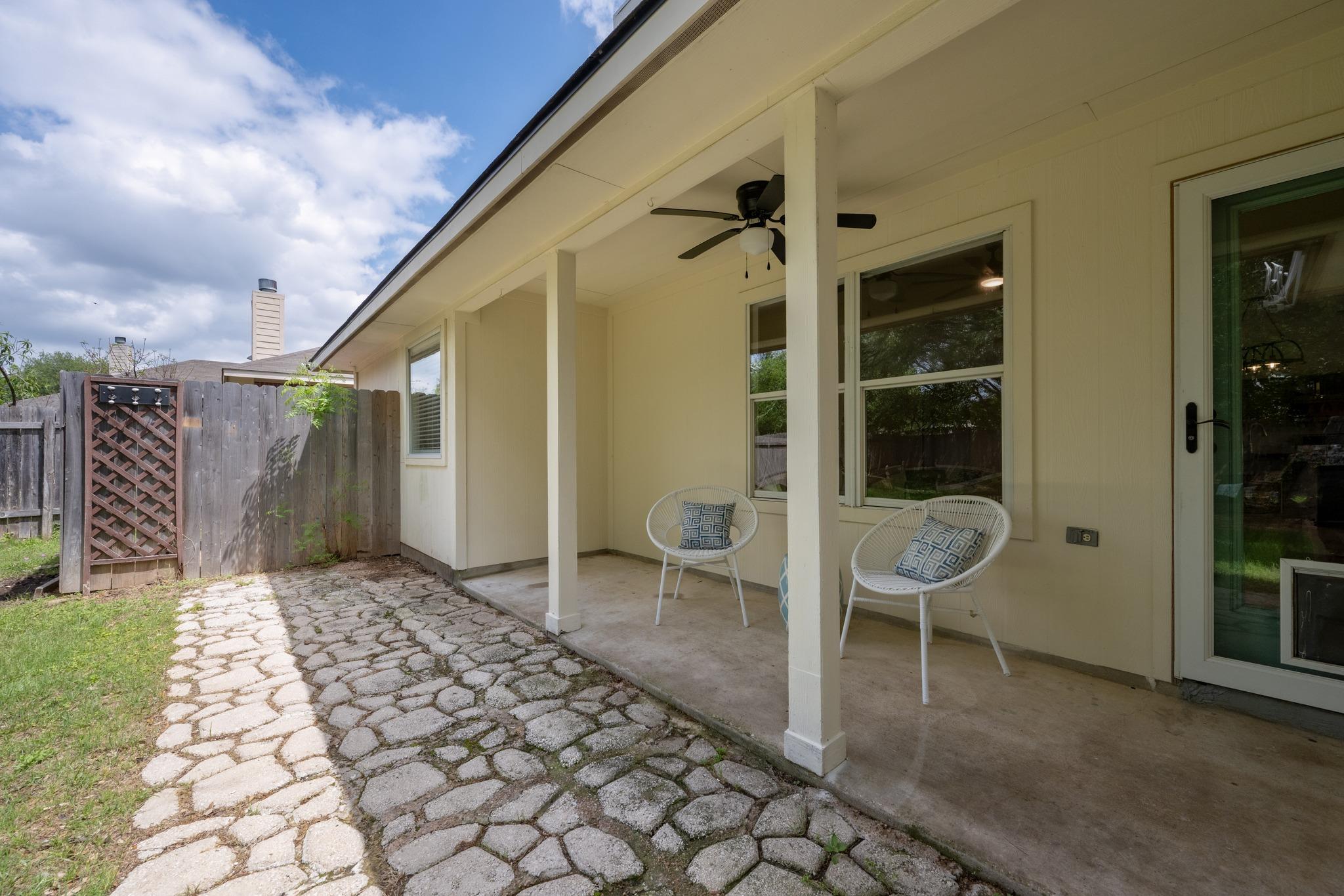 1001 Mapleridge Cir, Leander, TX 78641