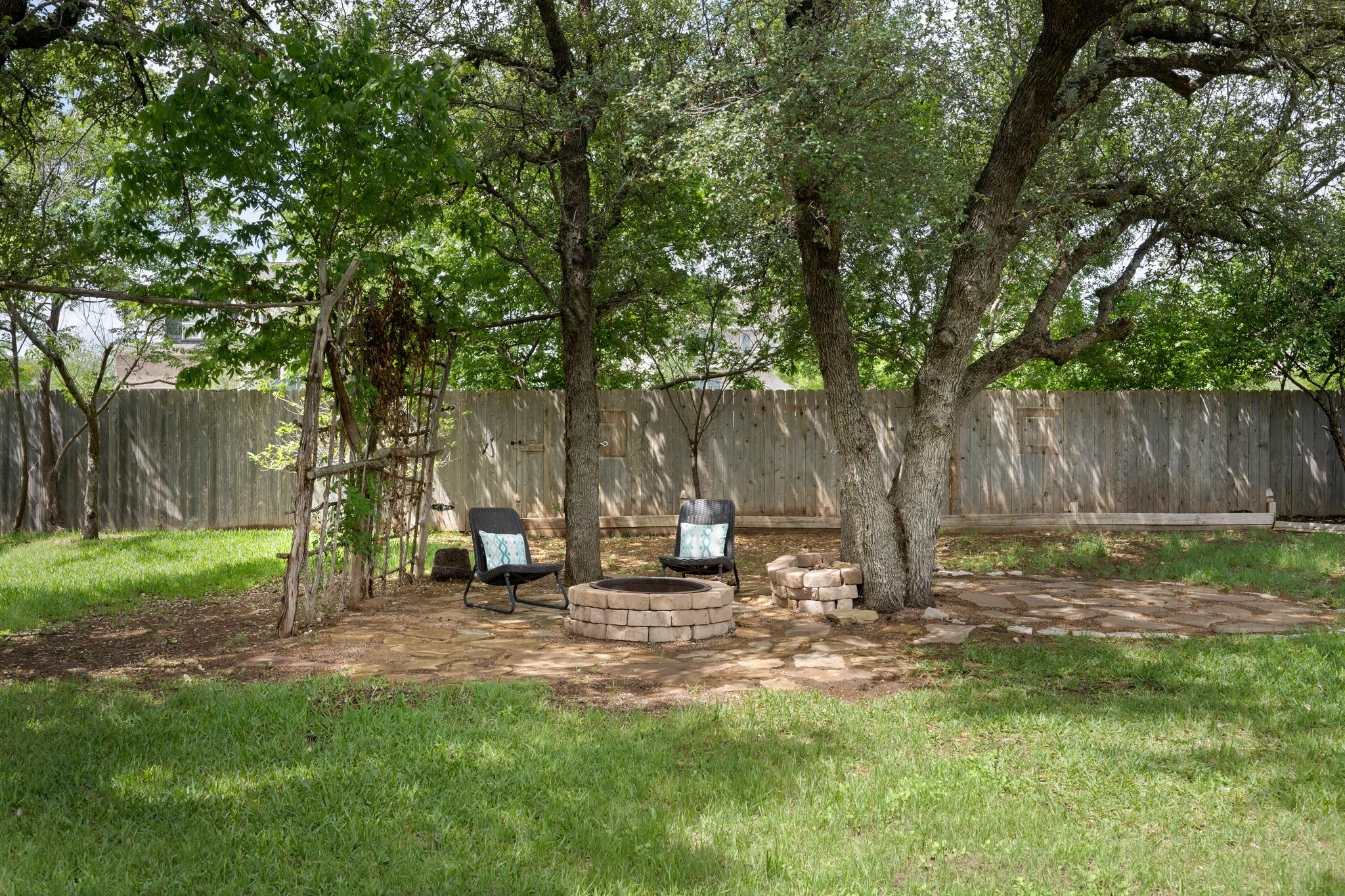 1001 Mapleridge Cir, Leander, TX 78641