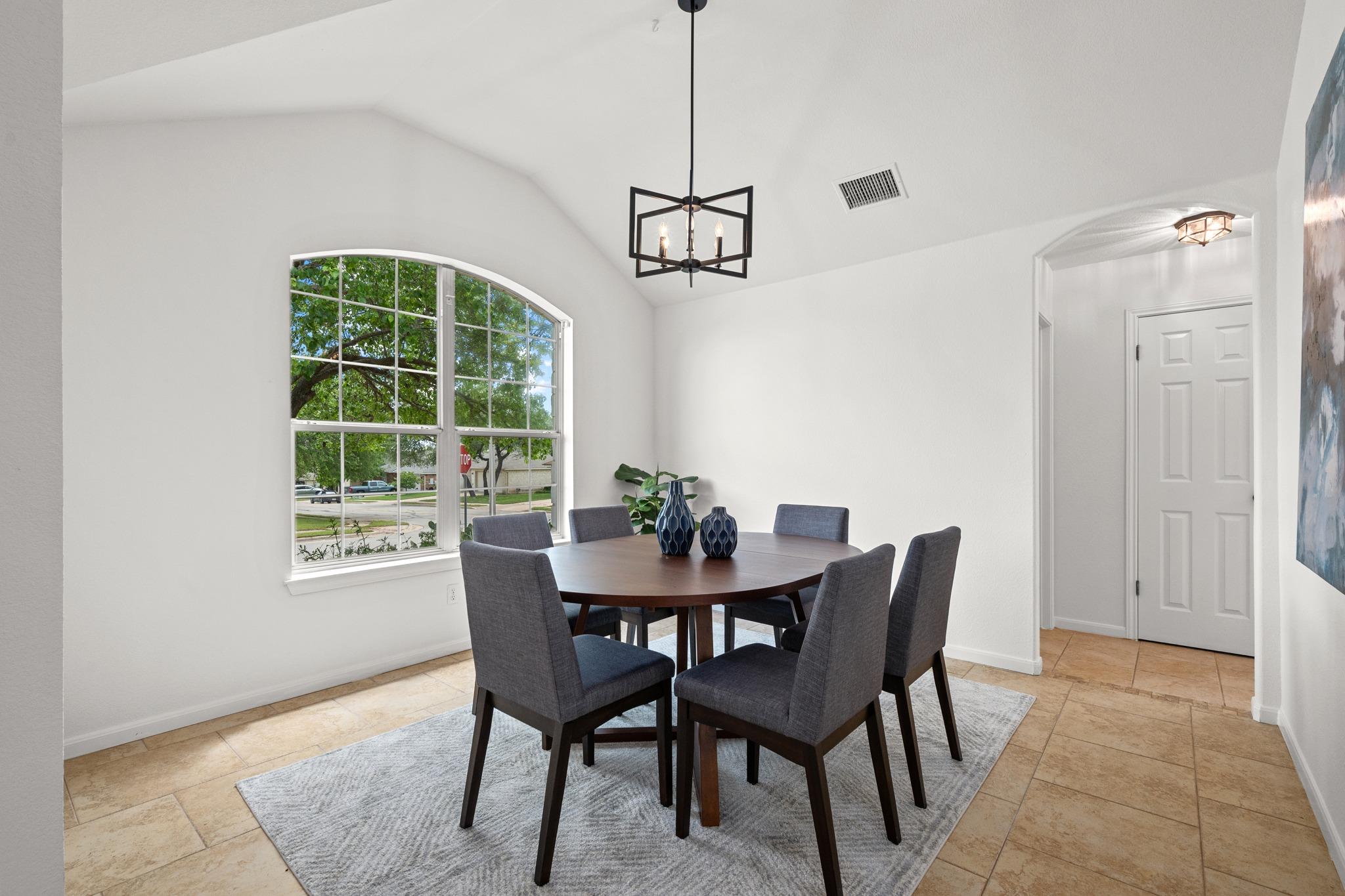 1001 Mapleridge Cir, Leander, TX 78641